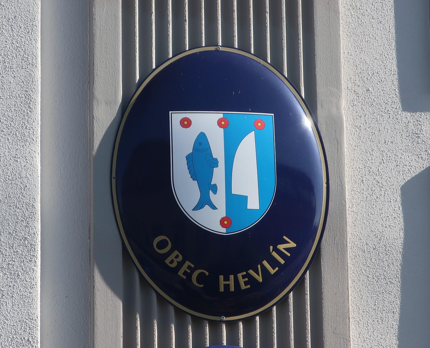 Hevlín - obecní úřad foto 2