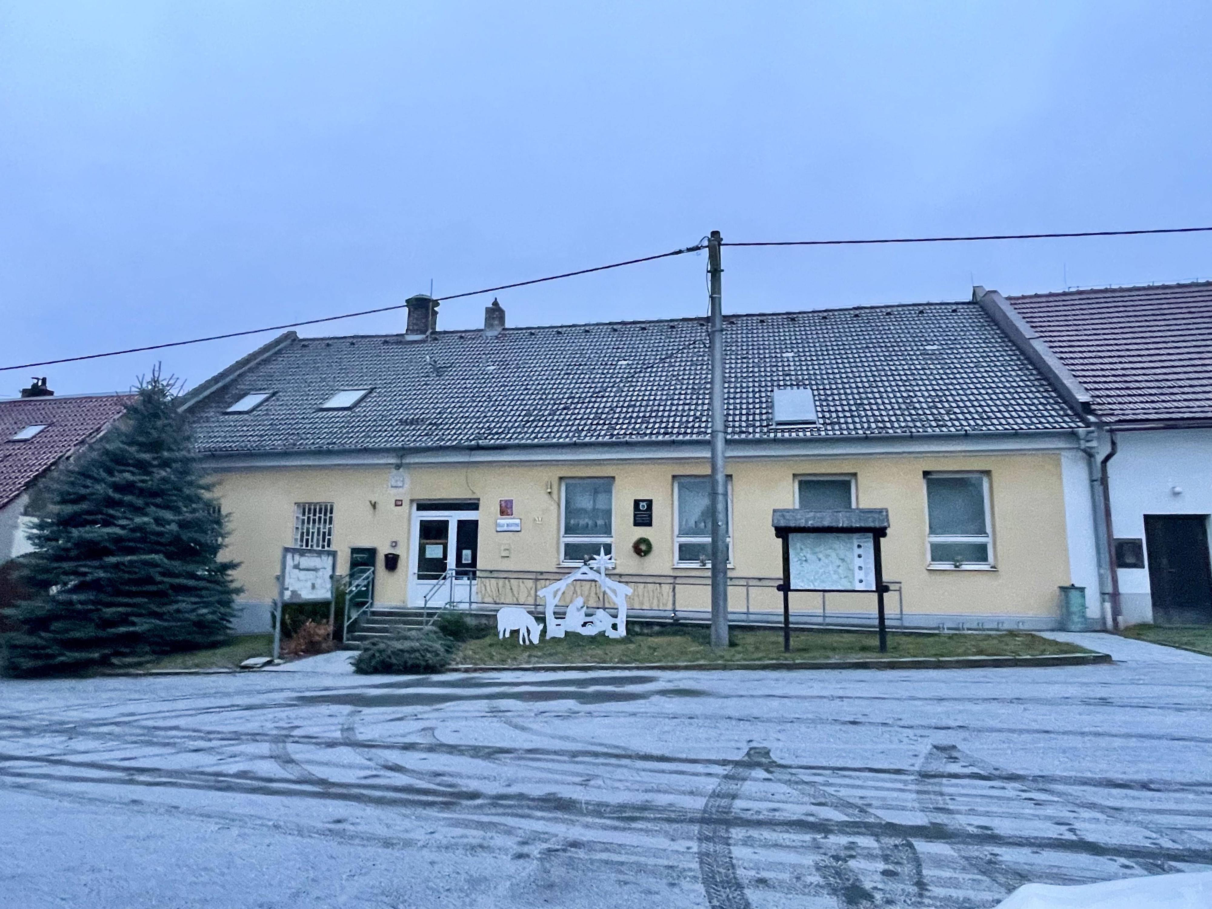 Bobrová - úřad městyse foto 3