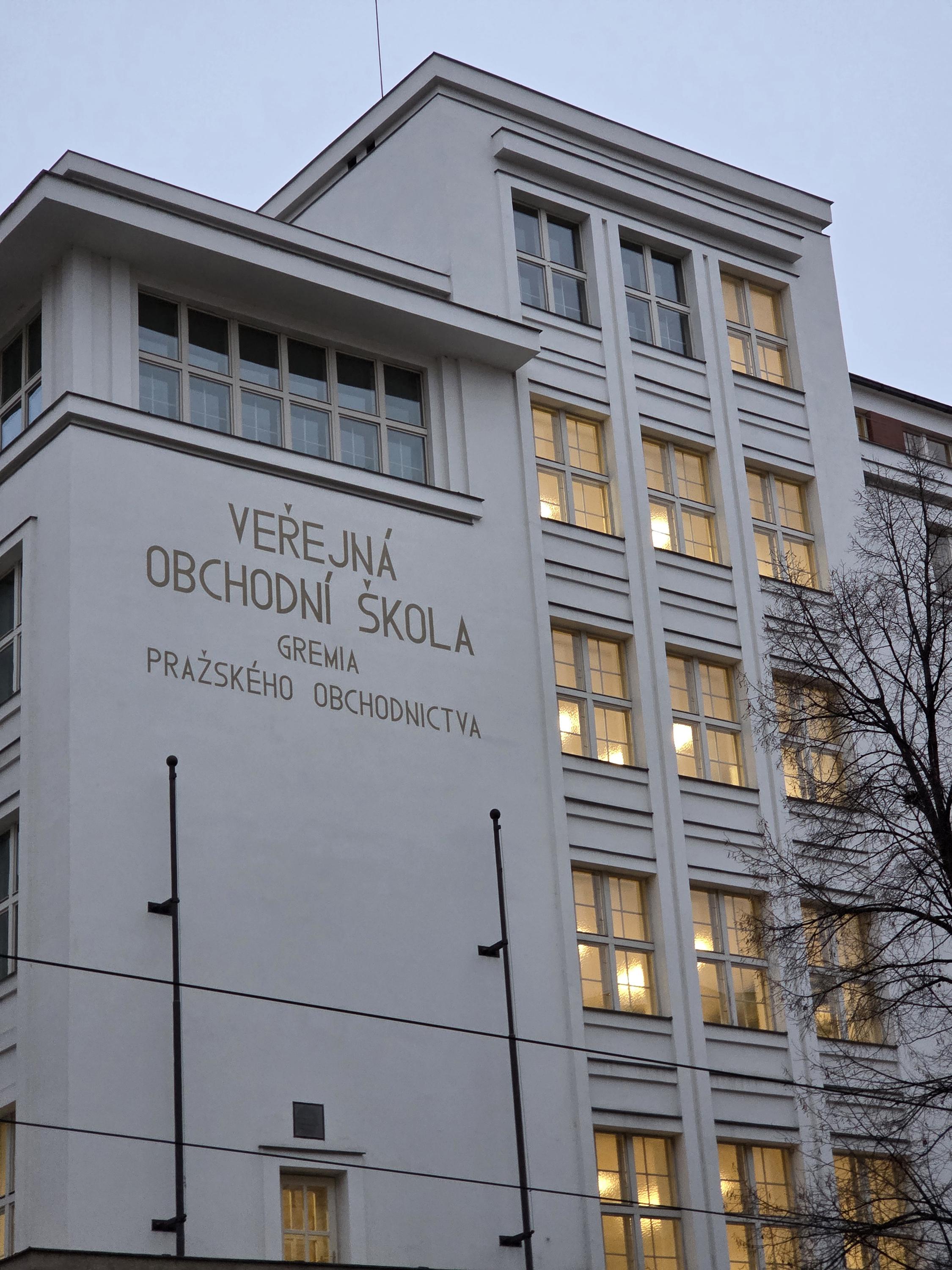 Obchodní akademie, Praha 2, Vinohradská foto 5