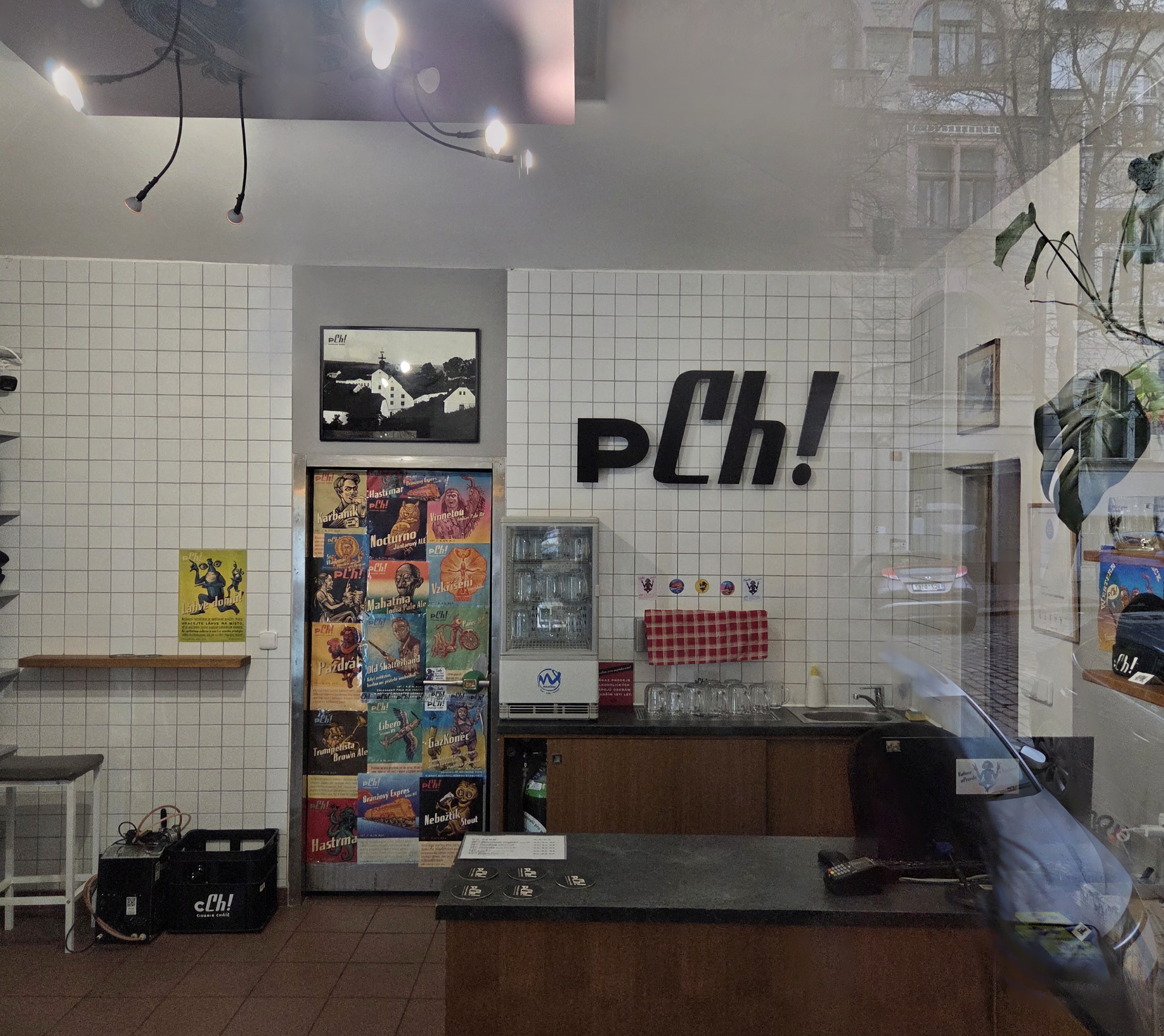 Pivovar Chříč - podniková prodejna foto 5