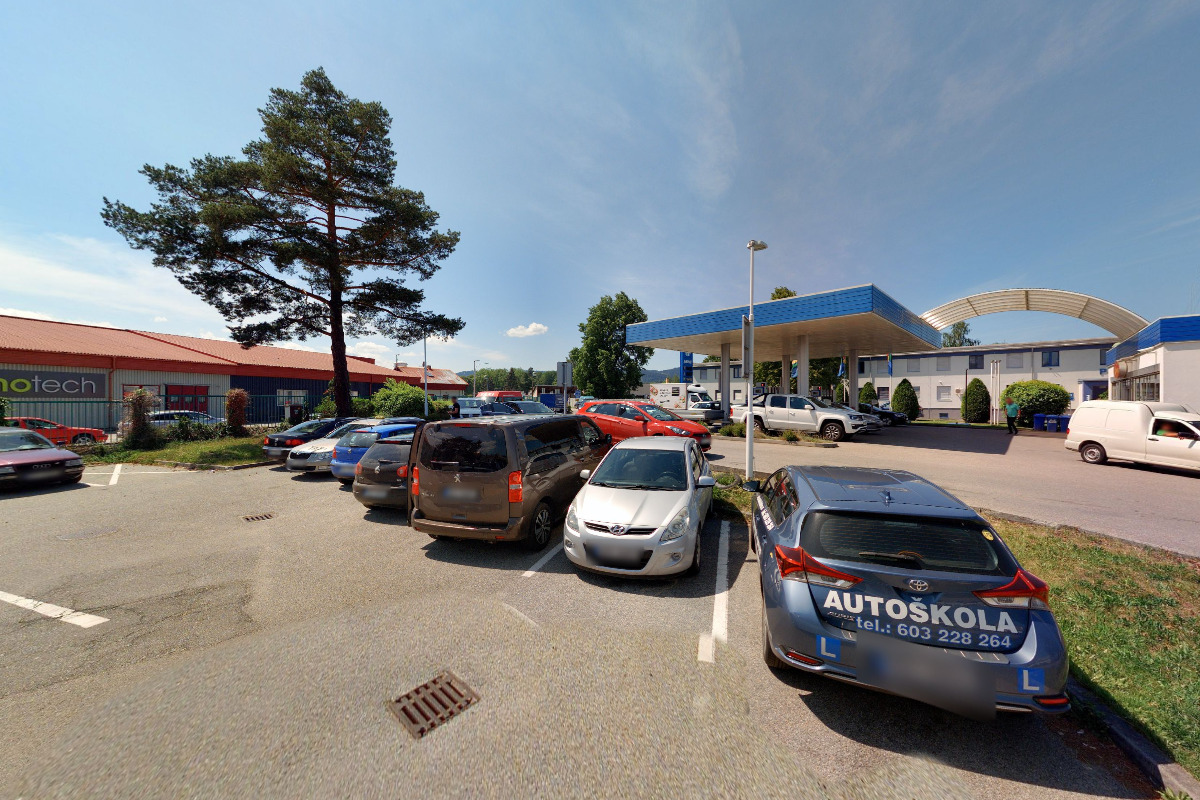 Dobíjecí stanice ČEZ