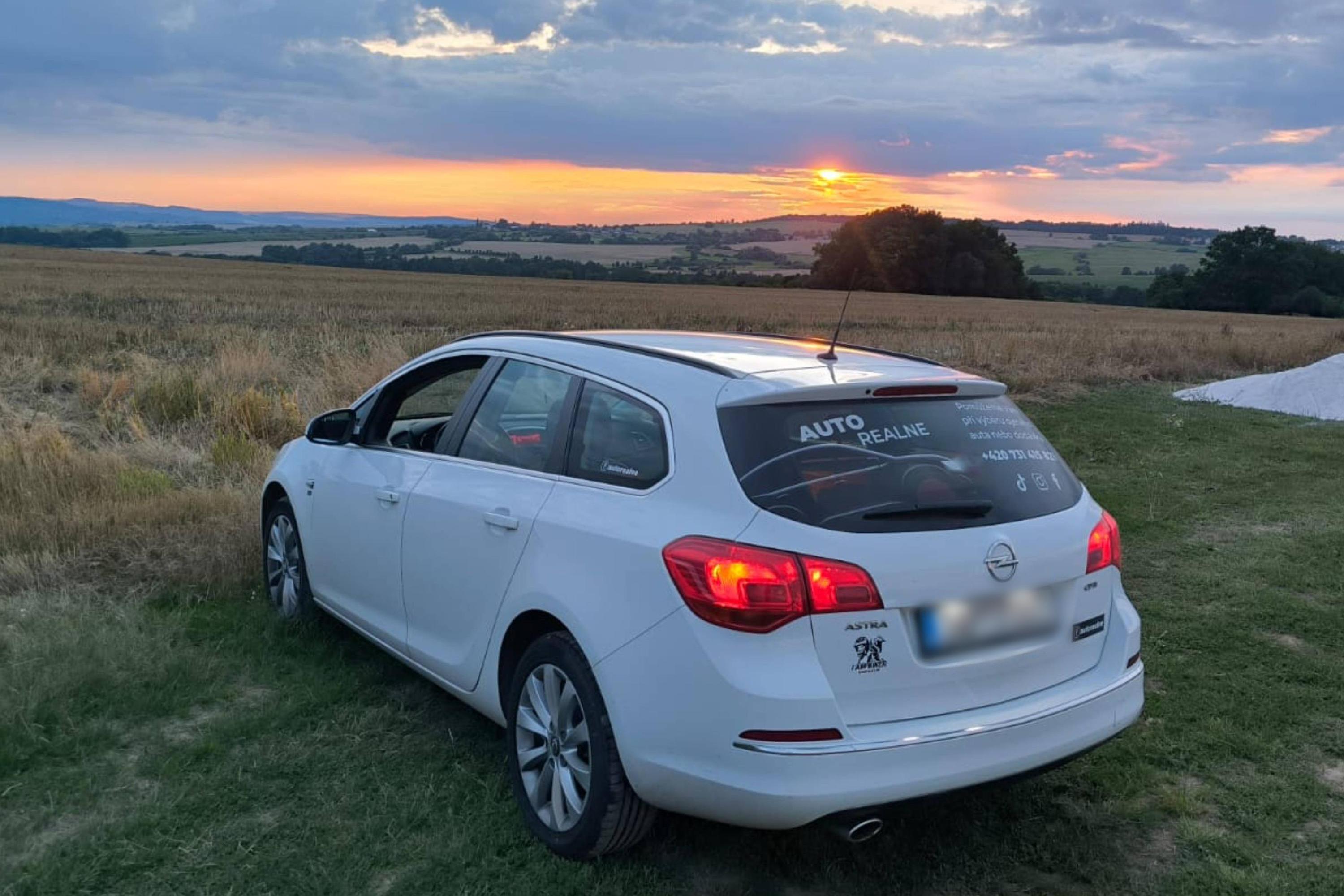 Autoreálně - Petr Beneš