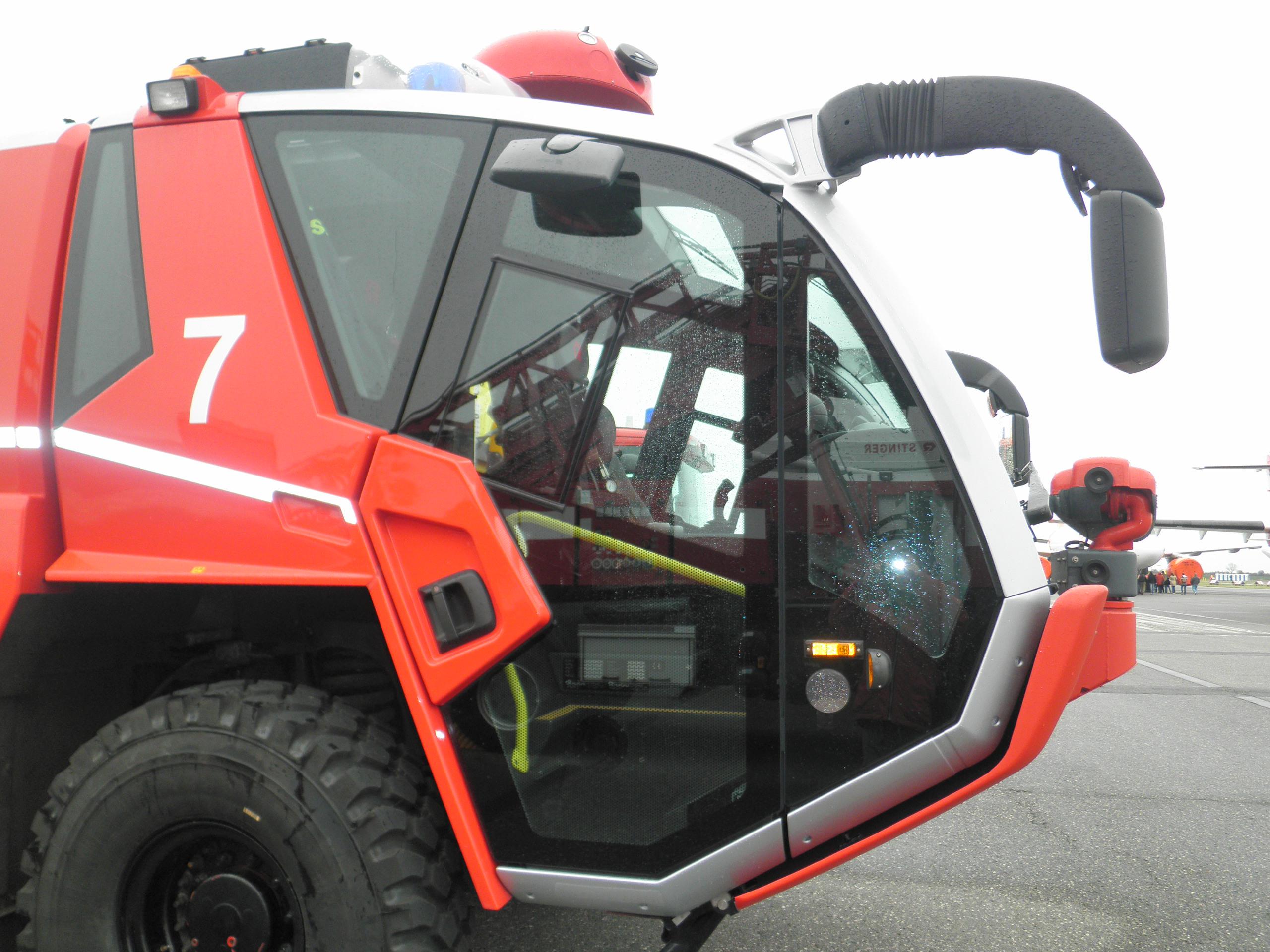 HZS Letiště Praha - ARFF Prague Airport foto 5