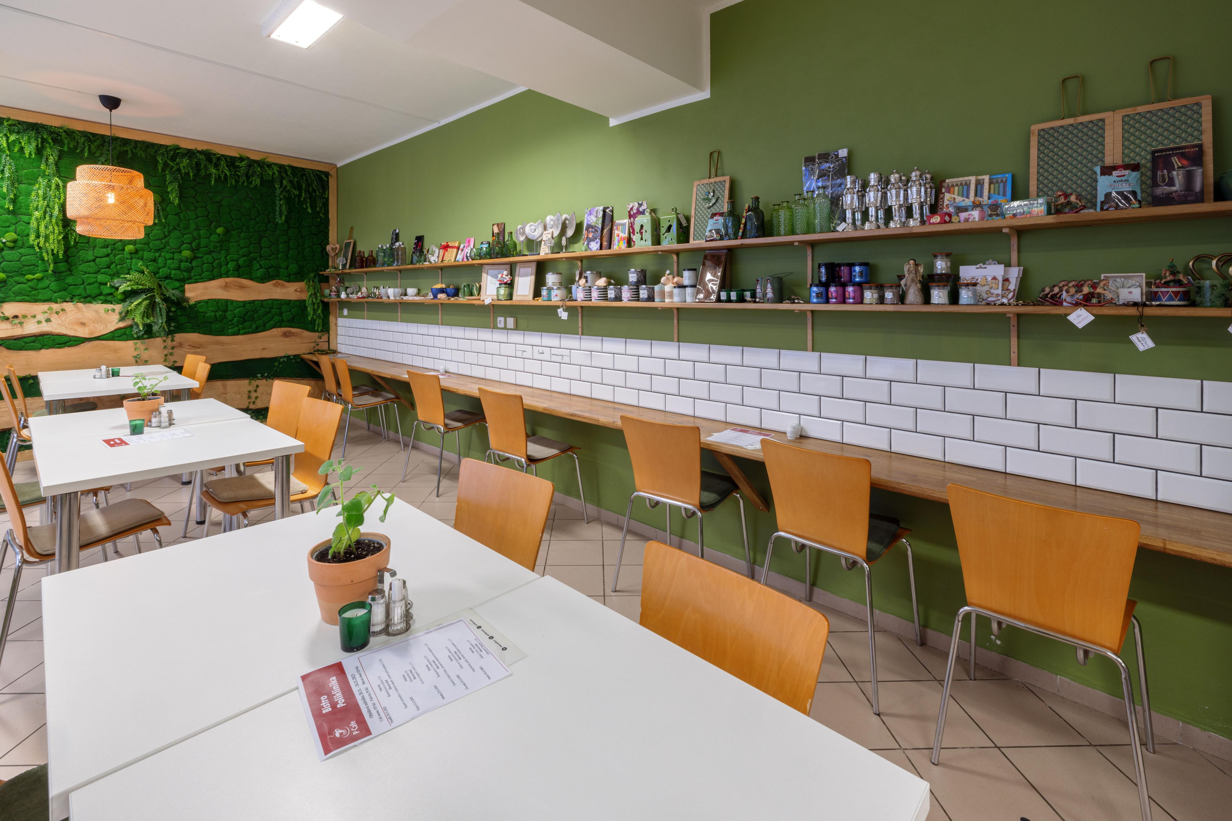 P Cafe Bistro na poliklinice foto 3
