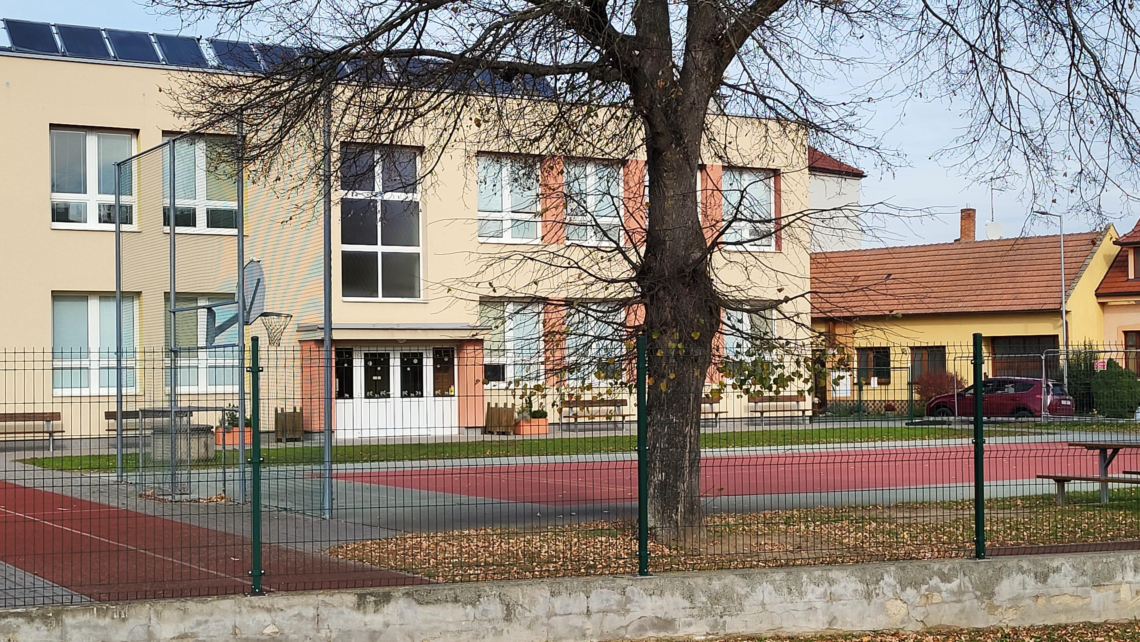 Základní škola Nedakonice, okr. Uherské Hradiště foto 5