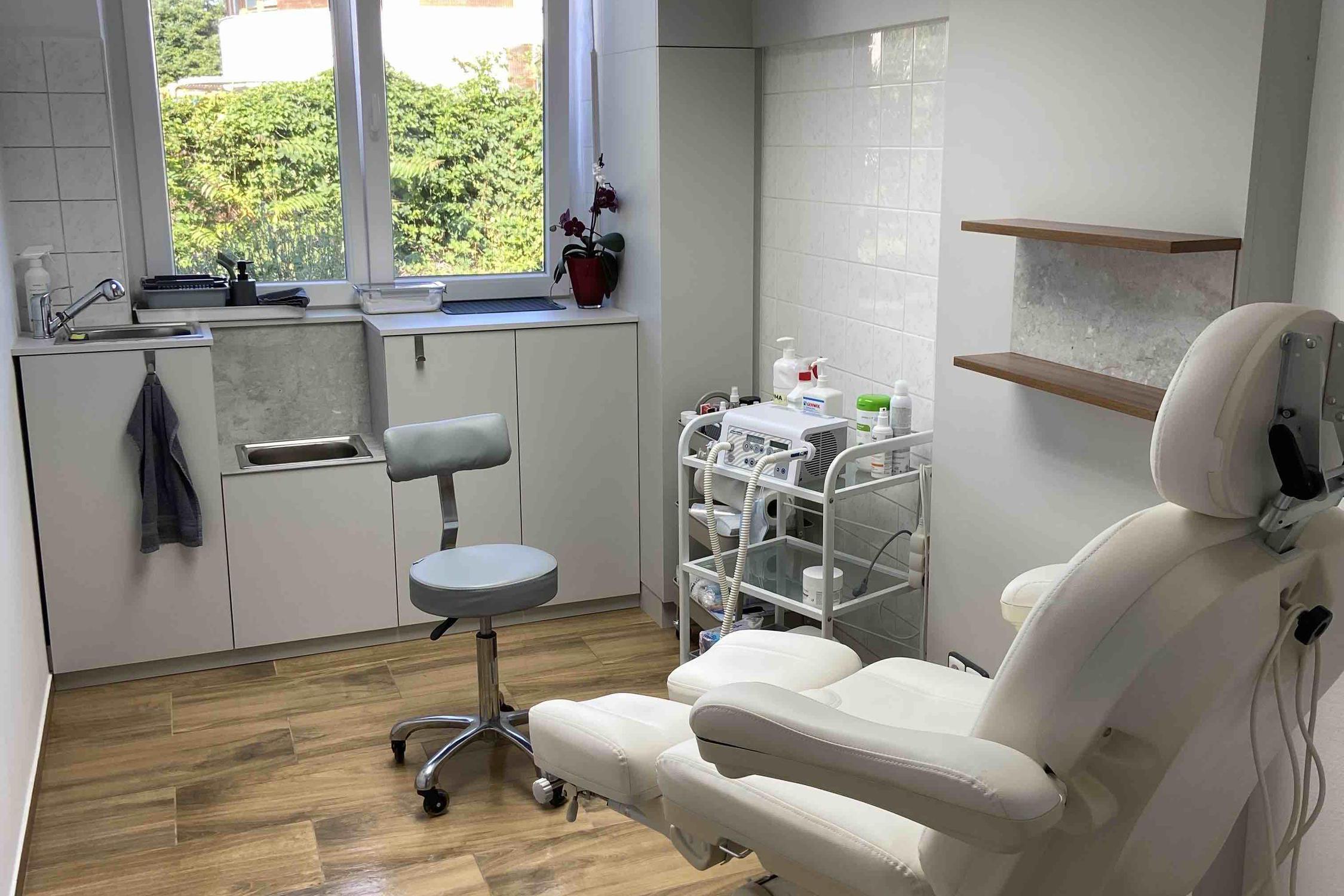 DENTAL DROZD s.r.o. - Pedikúra foto 1