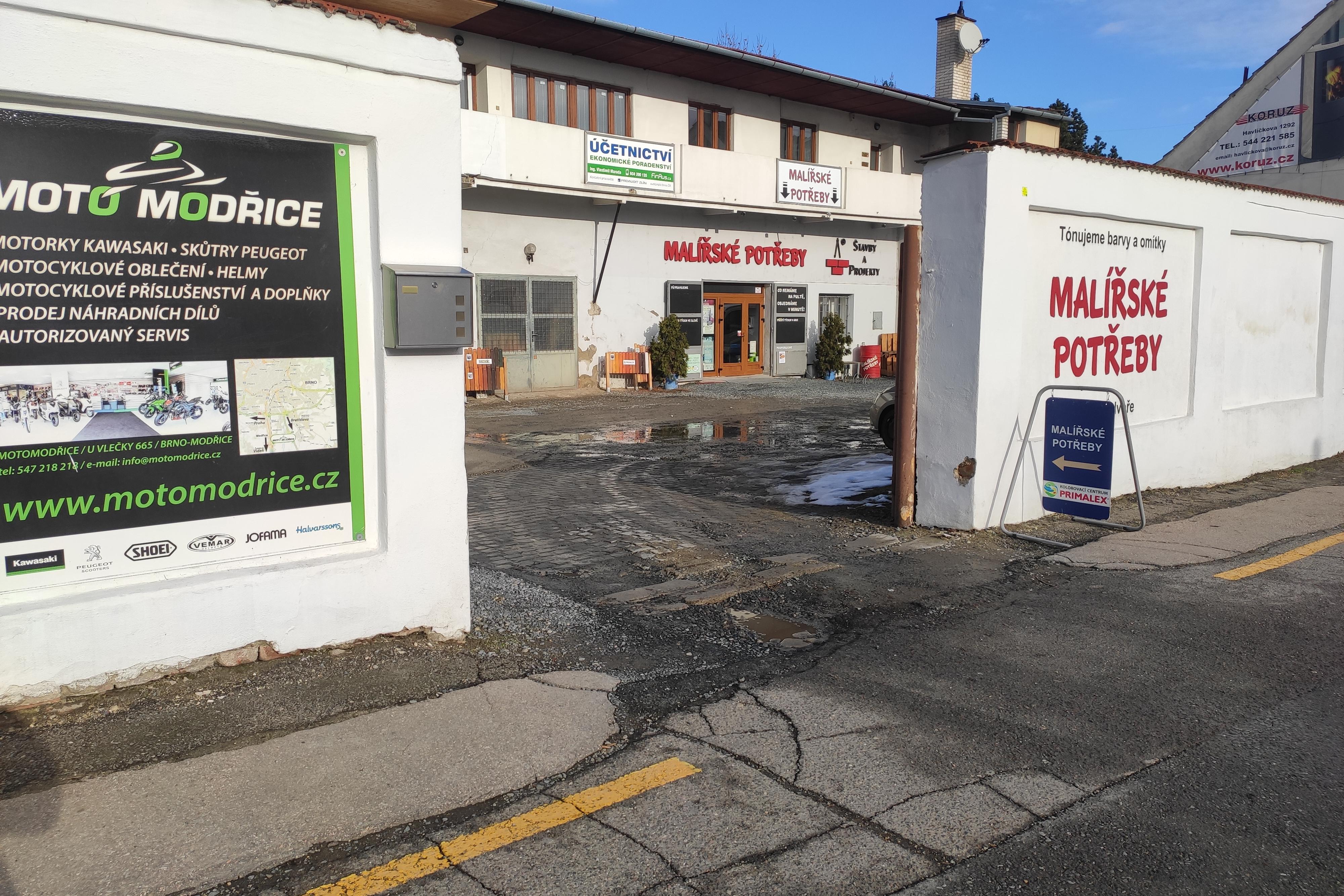 STAVBY A PROJEKTY ZREBNÝ, s.r.o.