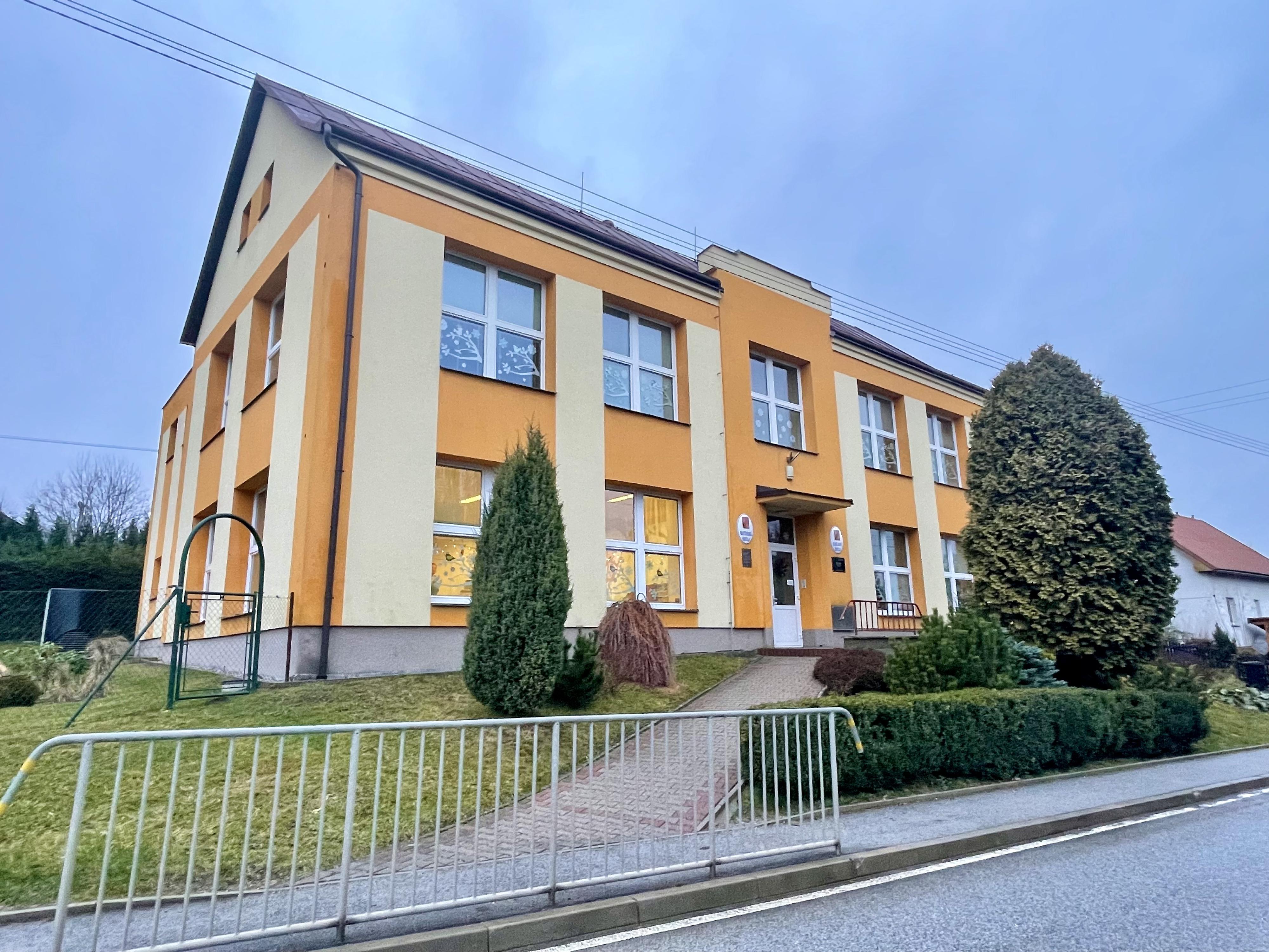 ZŠ a MŠ Stružinec foto 2