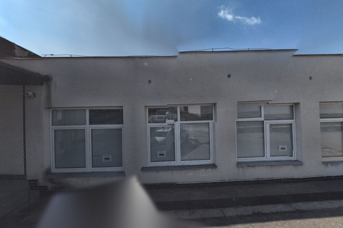 Romana Devaneya - Hairstylist