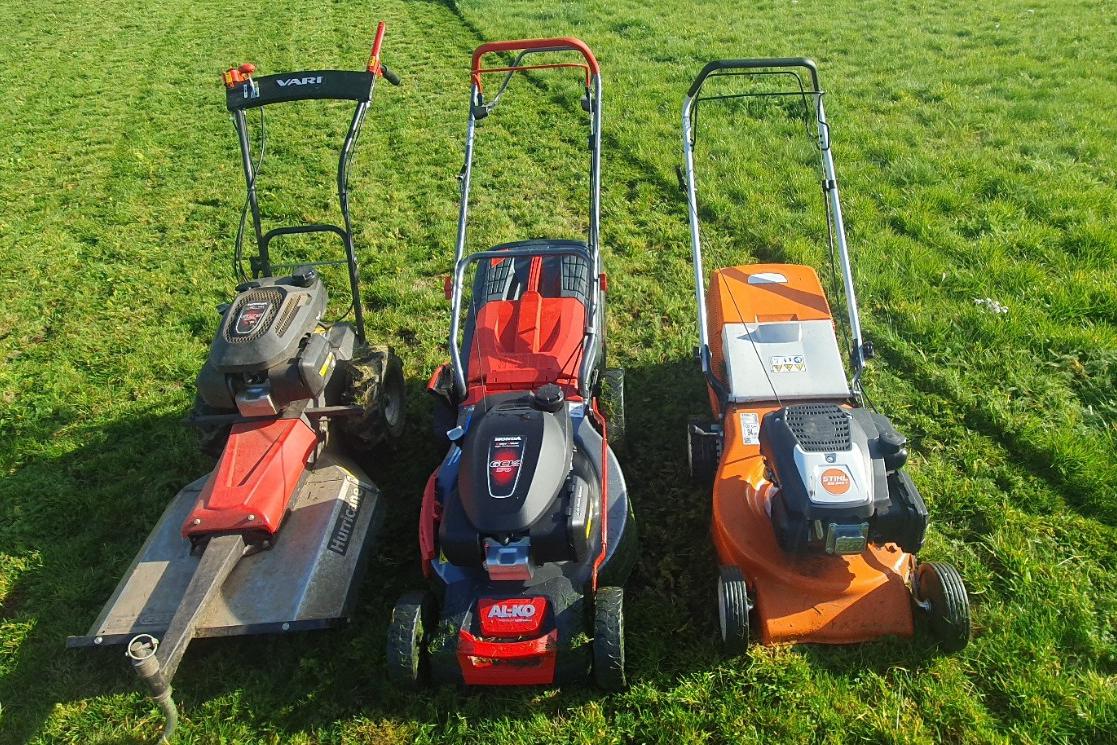 Sečení trávníků