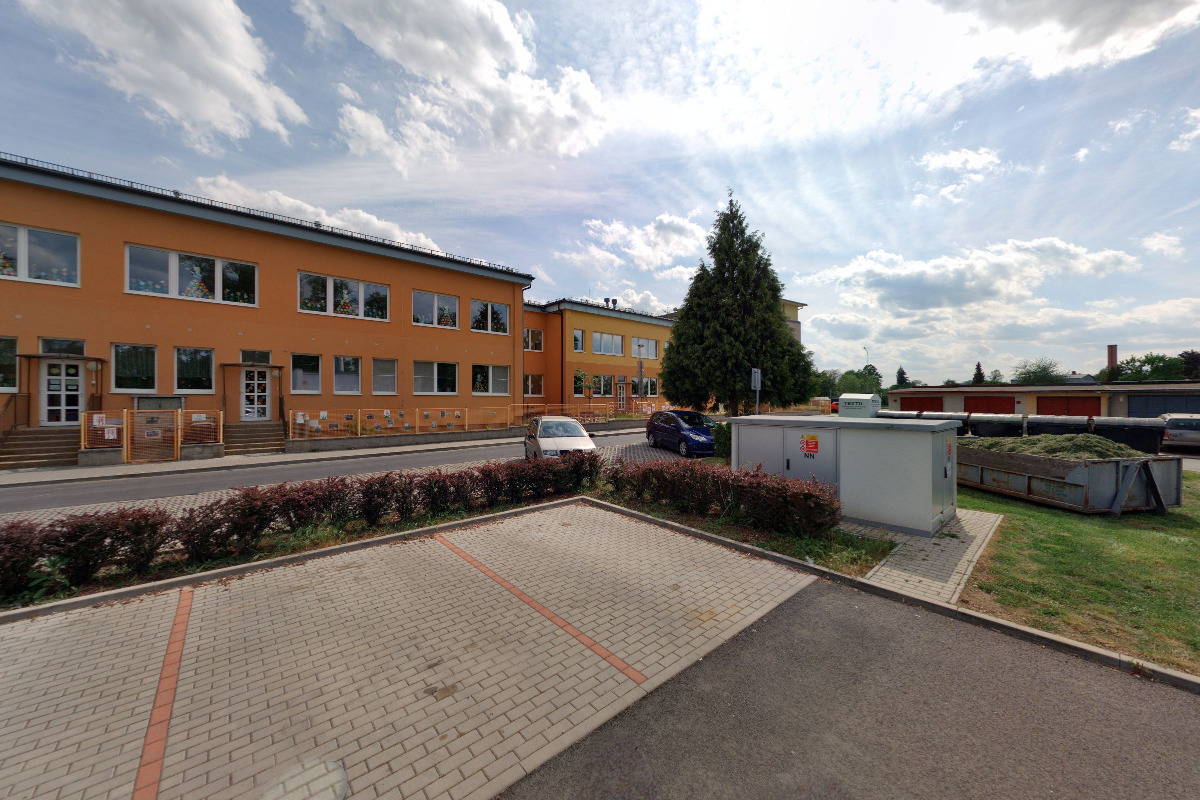 Dobíjecí stanice ČEZ