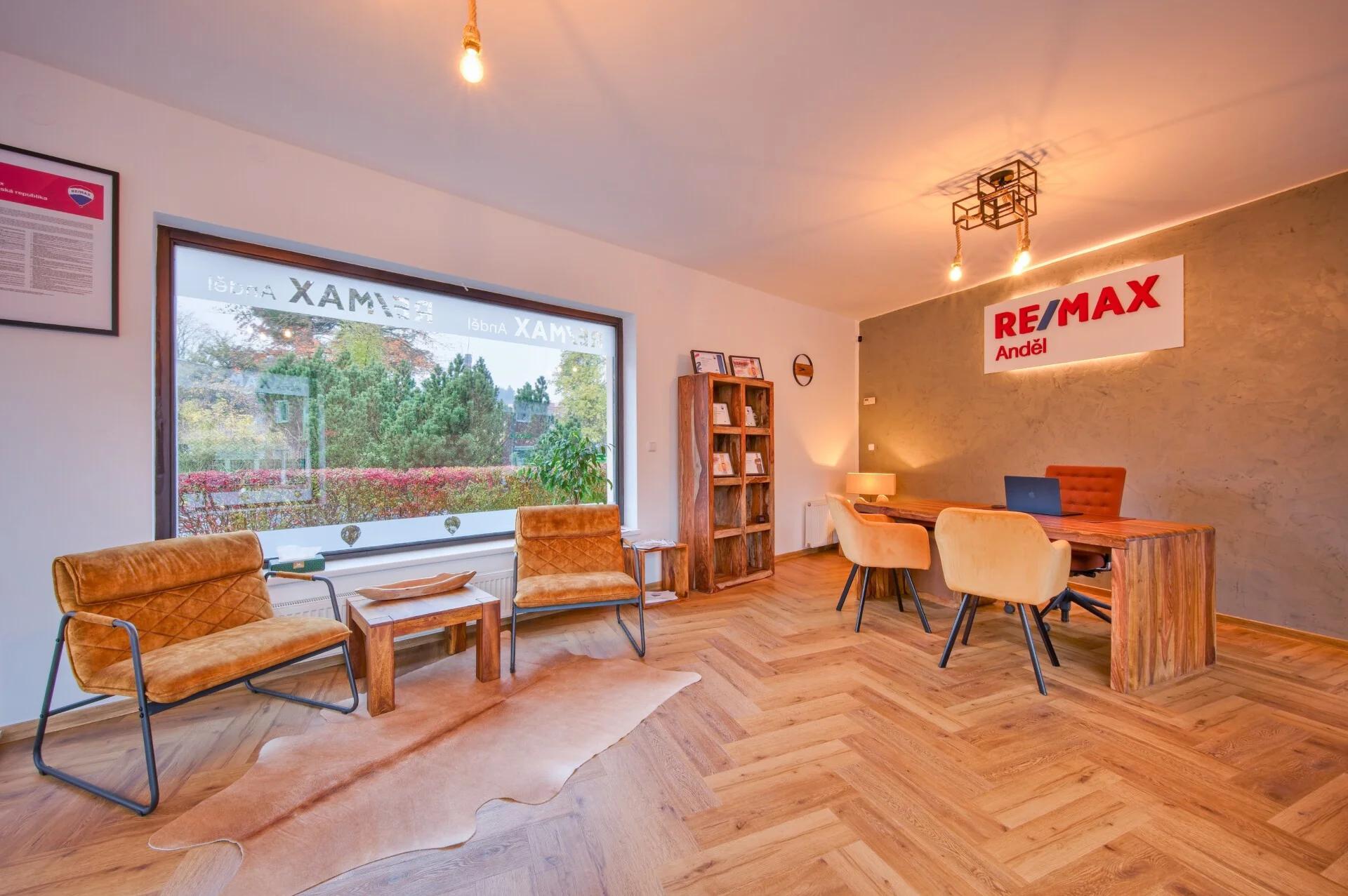 REMAX Anděl foto 2