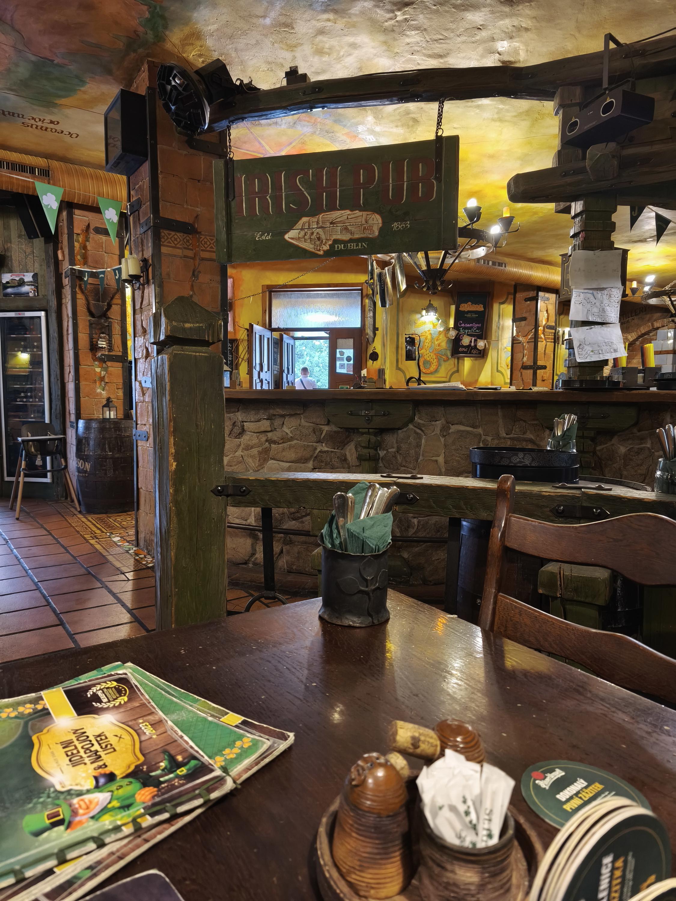 St. Patrick – Original Irish Pub foto 2