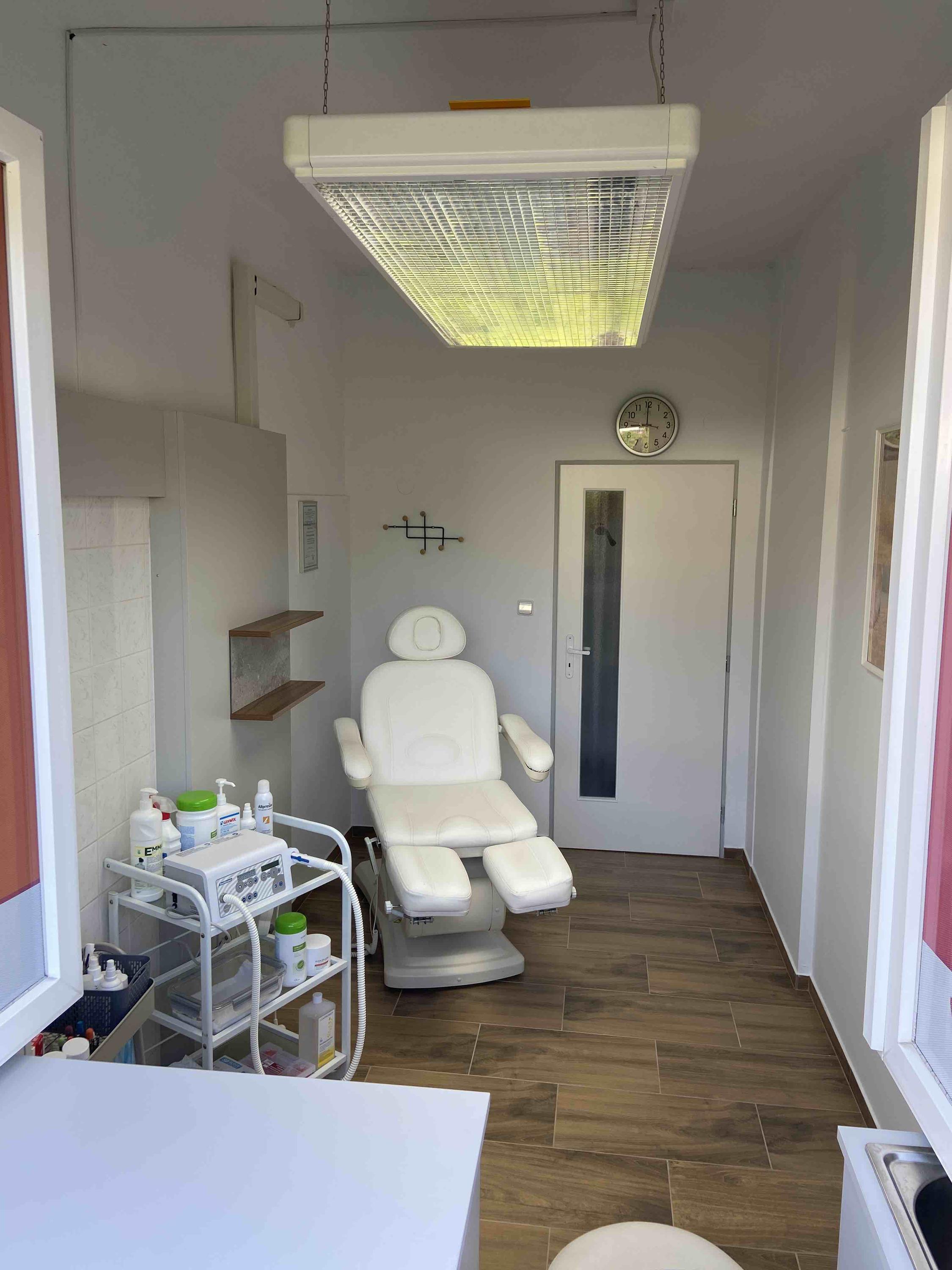 DENTAL DROZD s.r.o. - Pedikúra foto 3