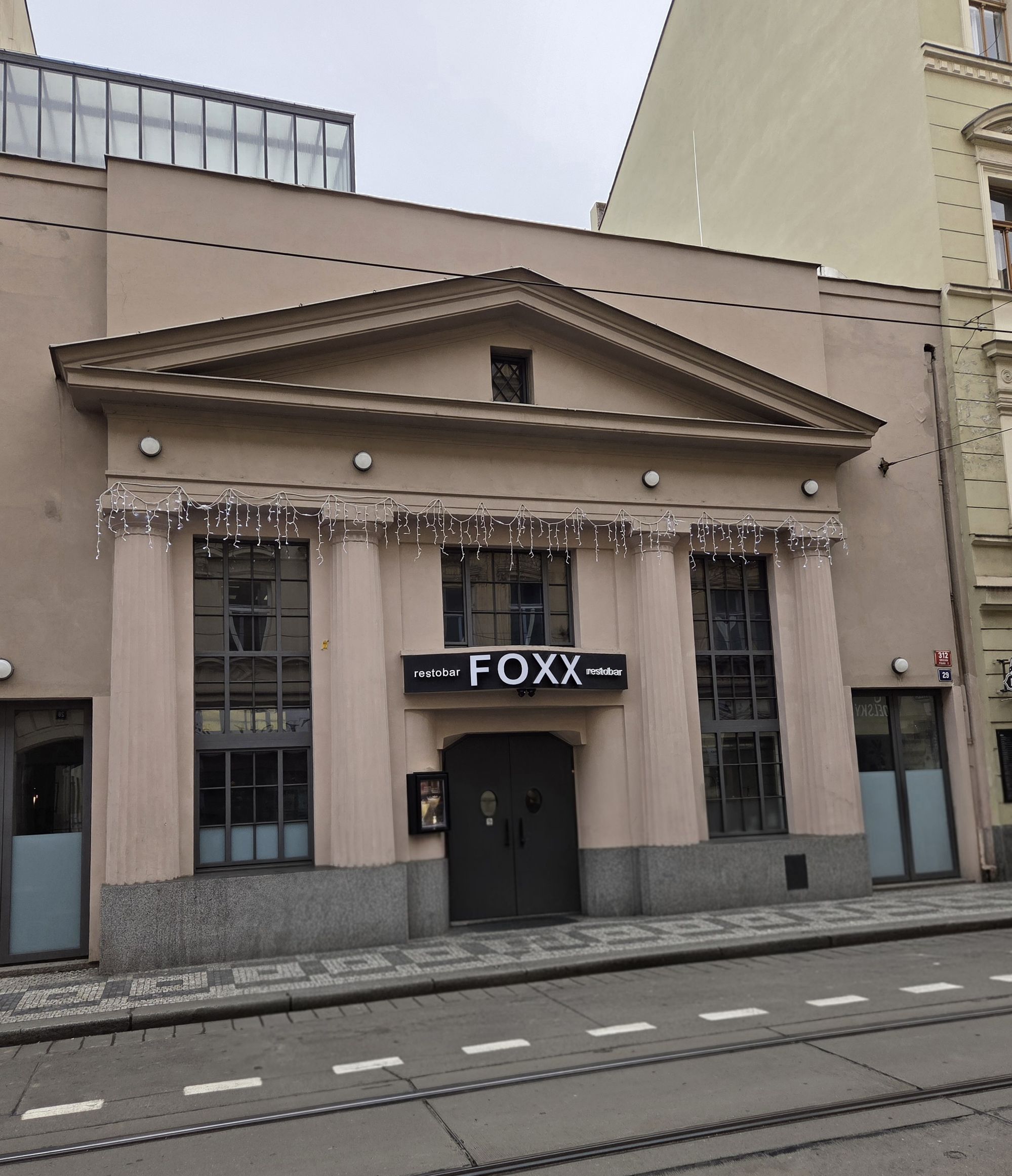 FOXX restobar foto 1