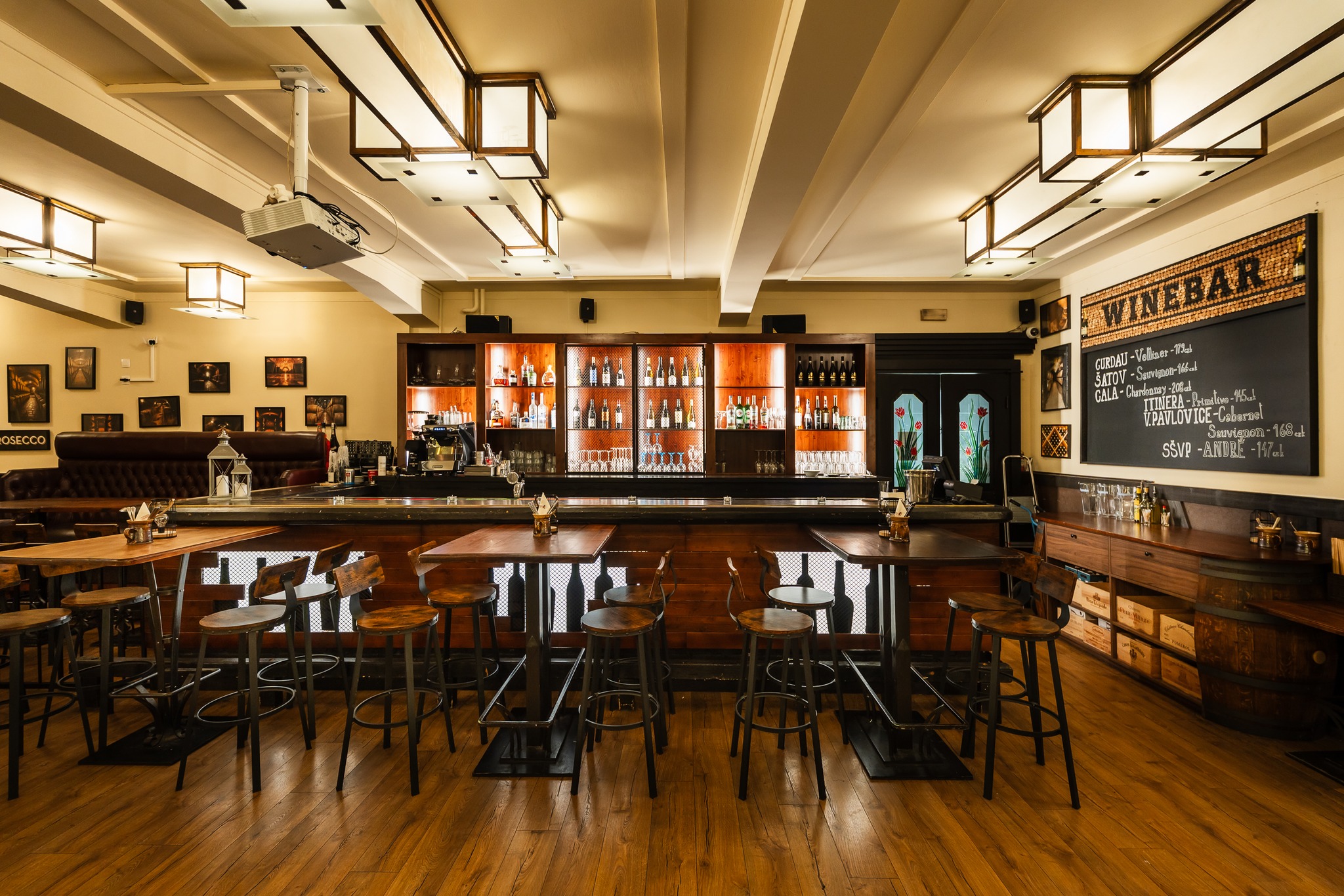 Zastavte se na skleničku do našeho winebaru