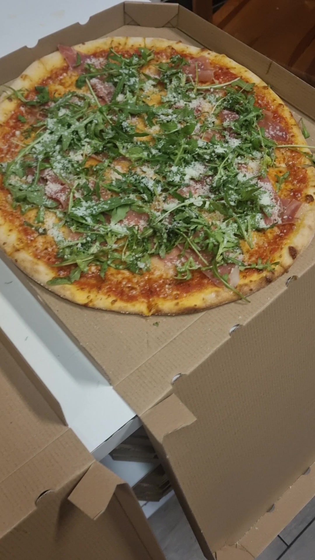 TOMATO’S Pizzerie foto 2 (náhled videa)