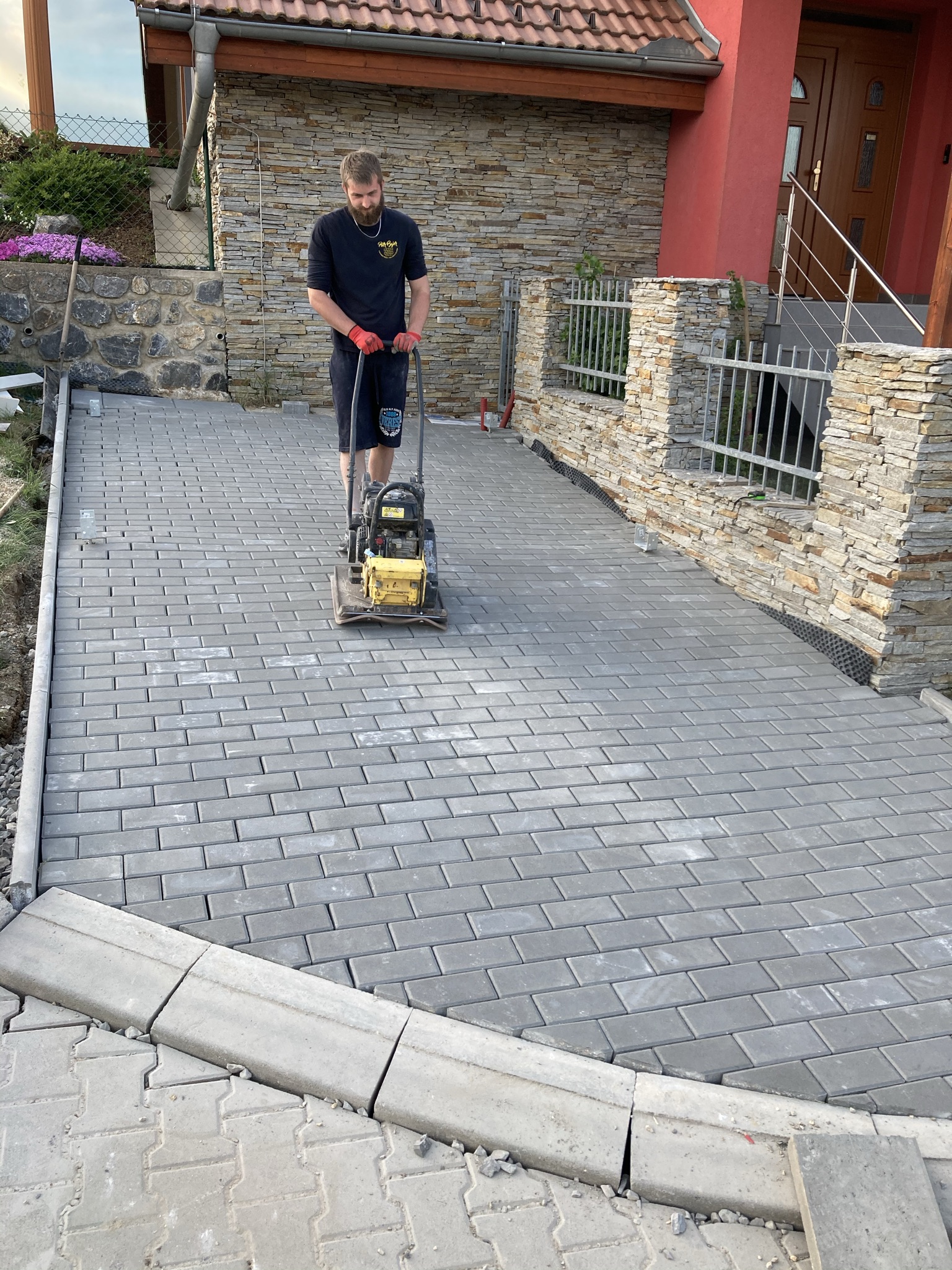 PELKA - Dlažby a epoxidové podlahy foto 4