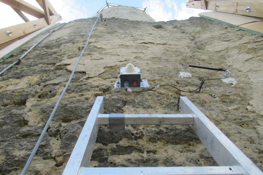 Bezdrátový monitoring pohybu budov