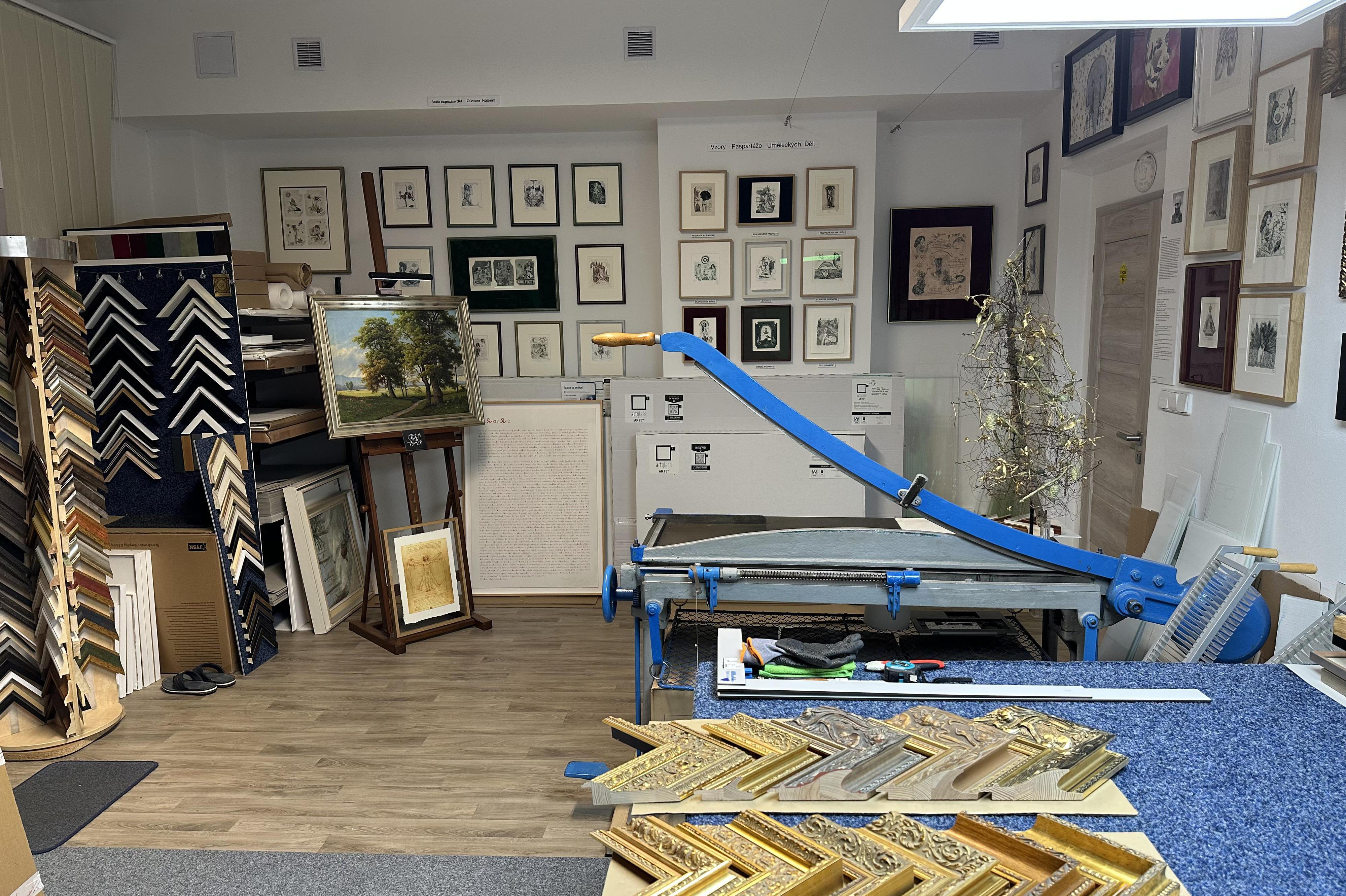ateliér u Šťastného rámaře