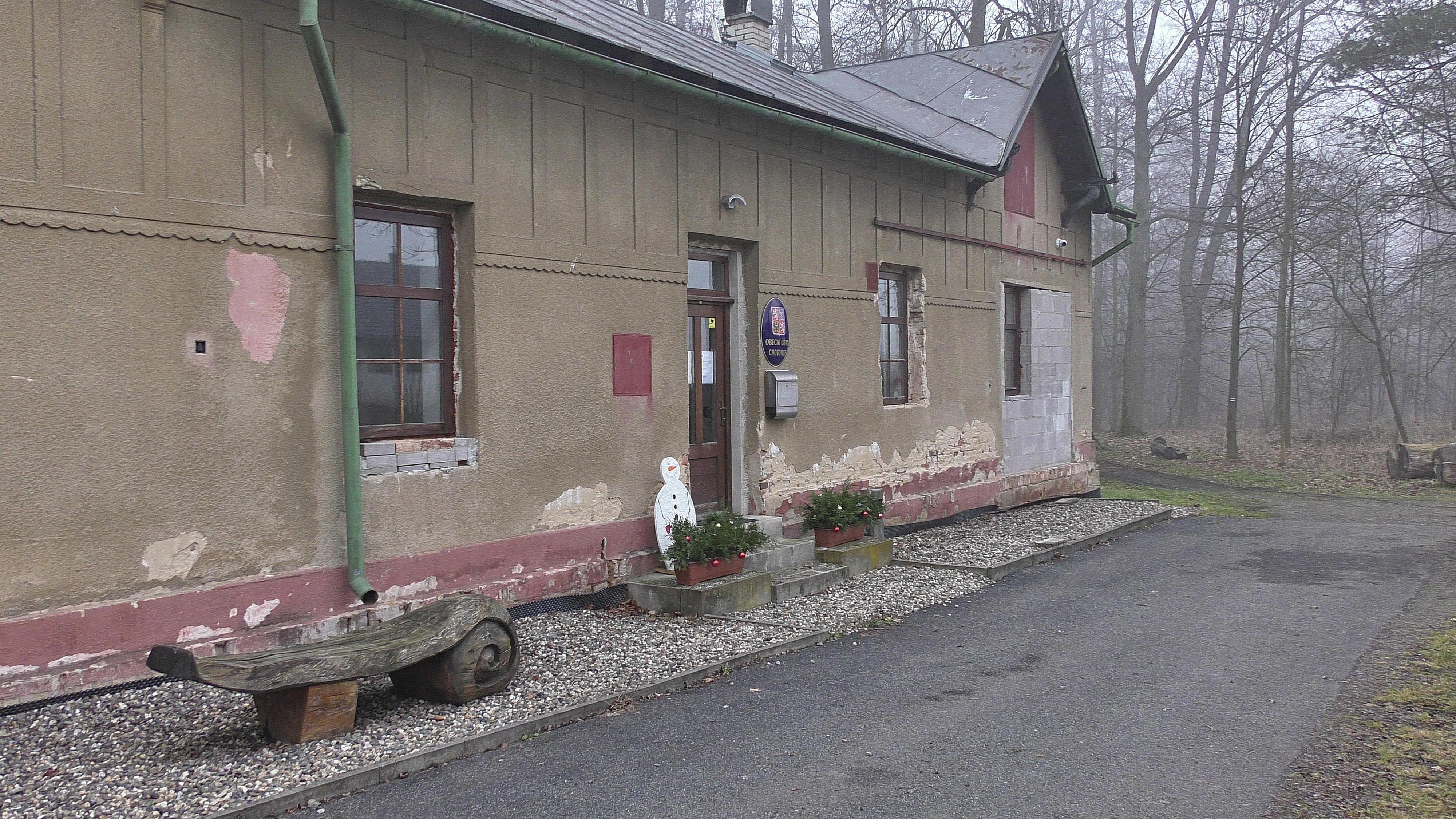 Chotovice - obecní úřad foto 5