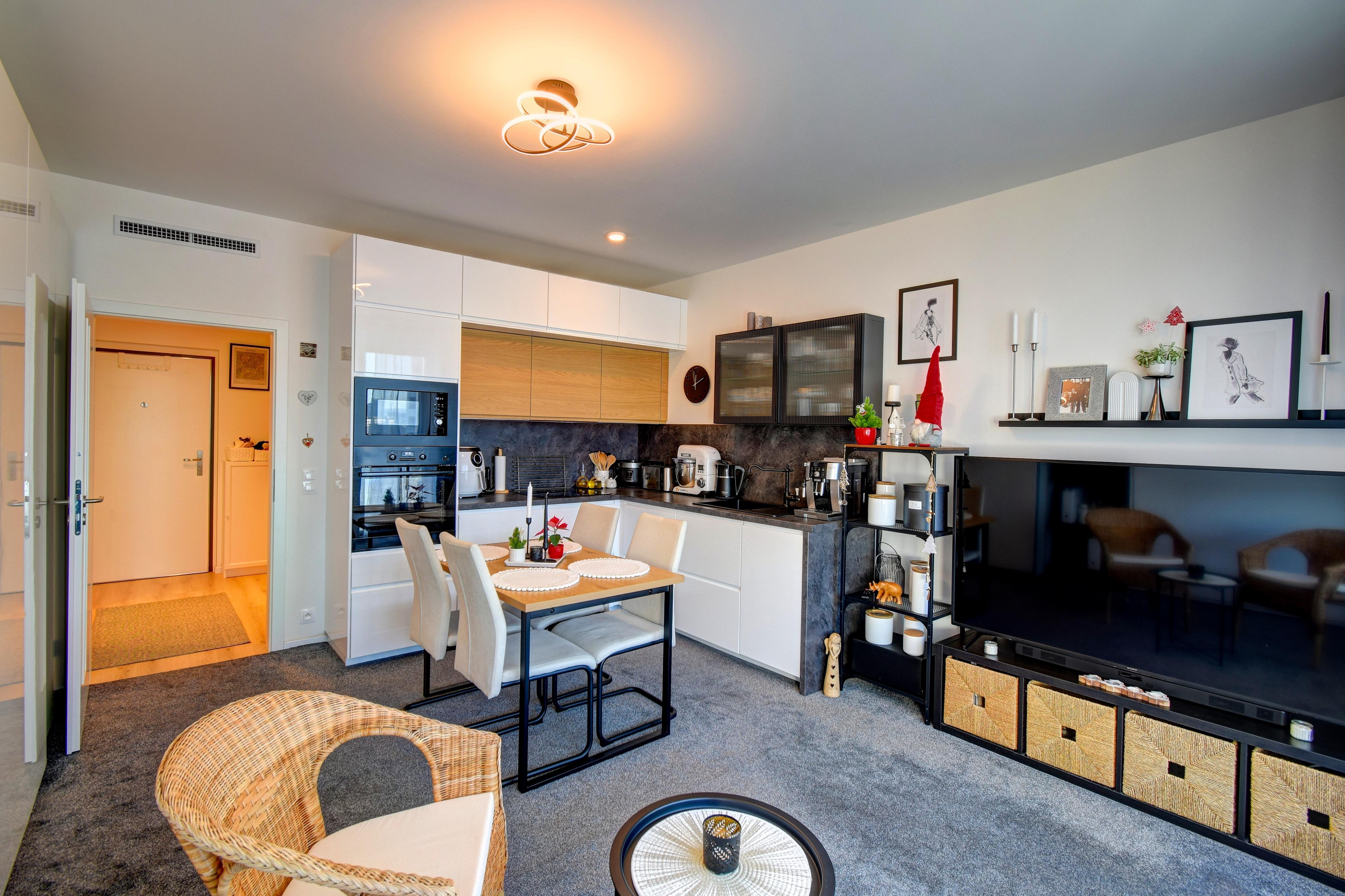 Prodej moderního bytu 1+kk,  Praha 9