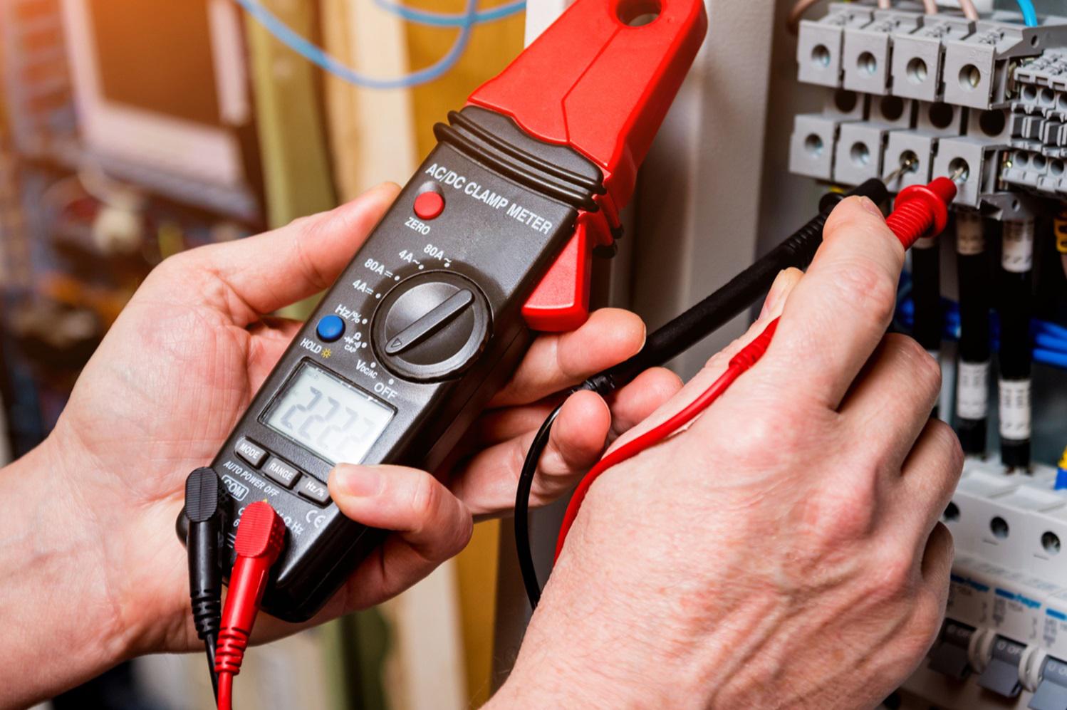 Elektroinstalace, revize a kamerové systémy - Dobrovolný