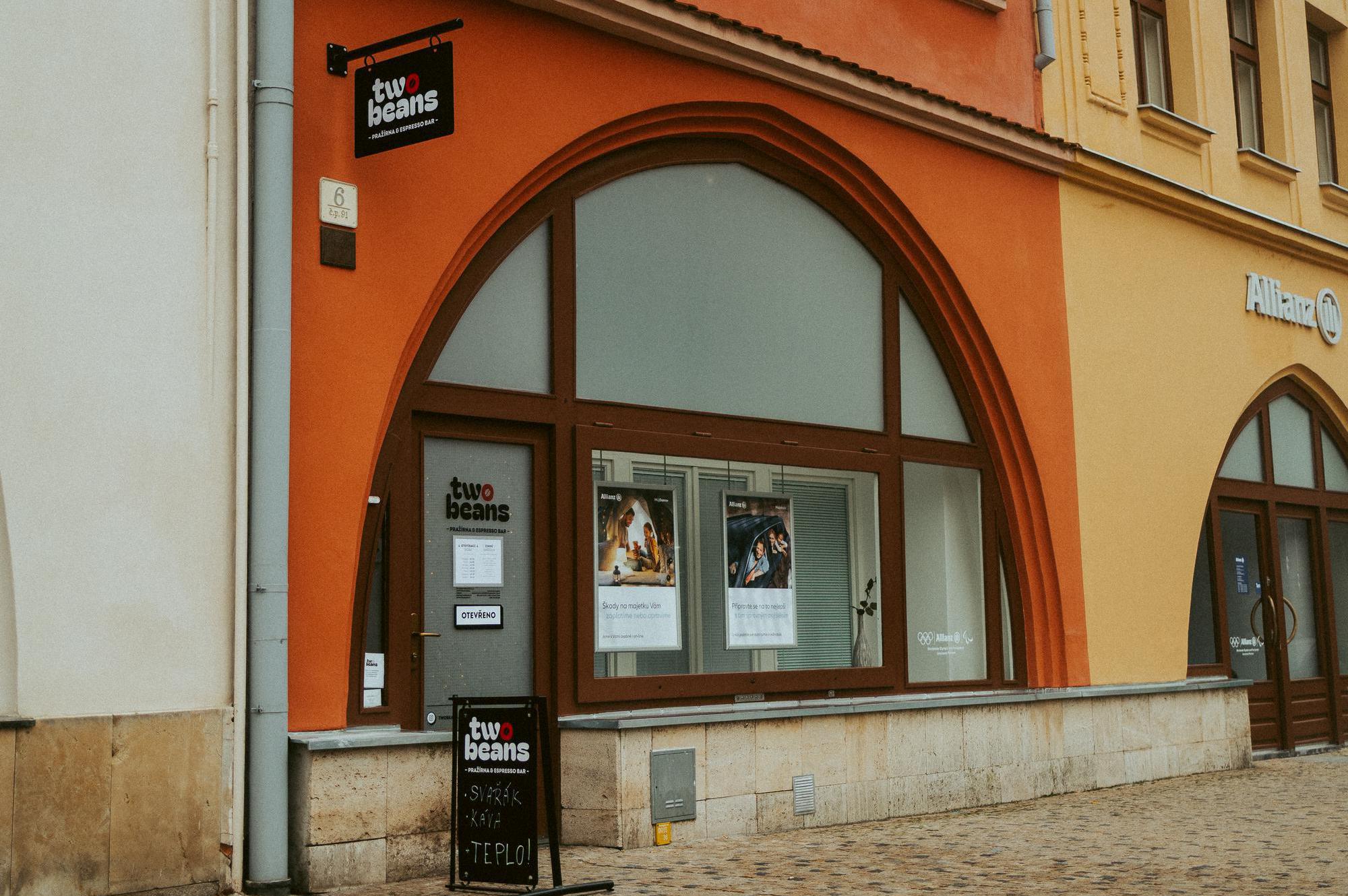 TWO BEANS - pražírna & espresso bar