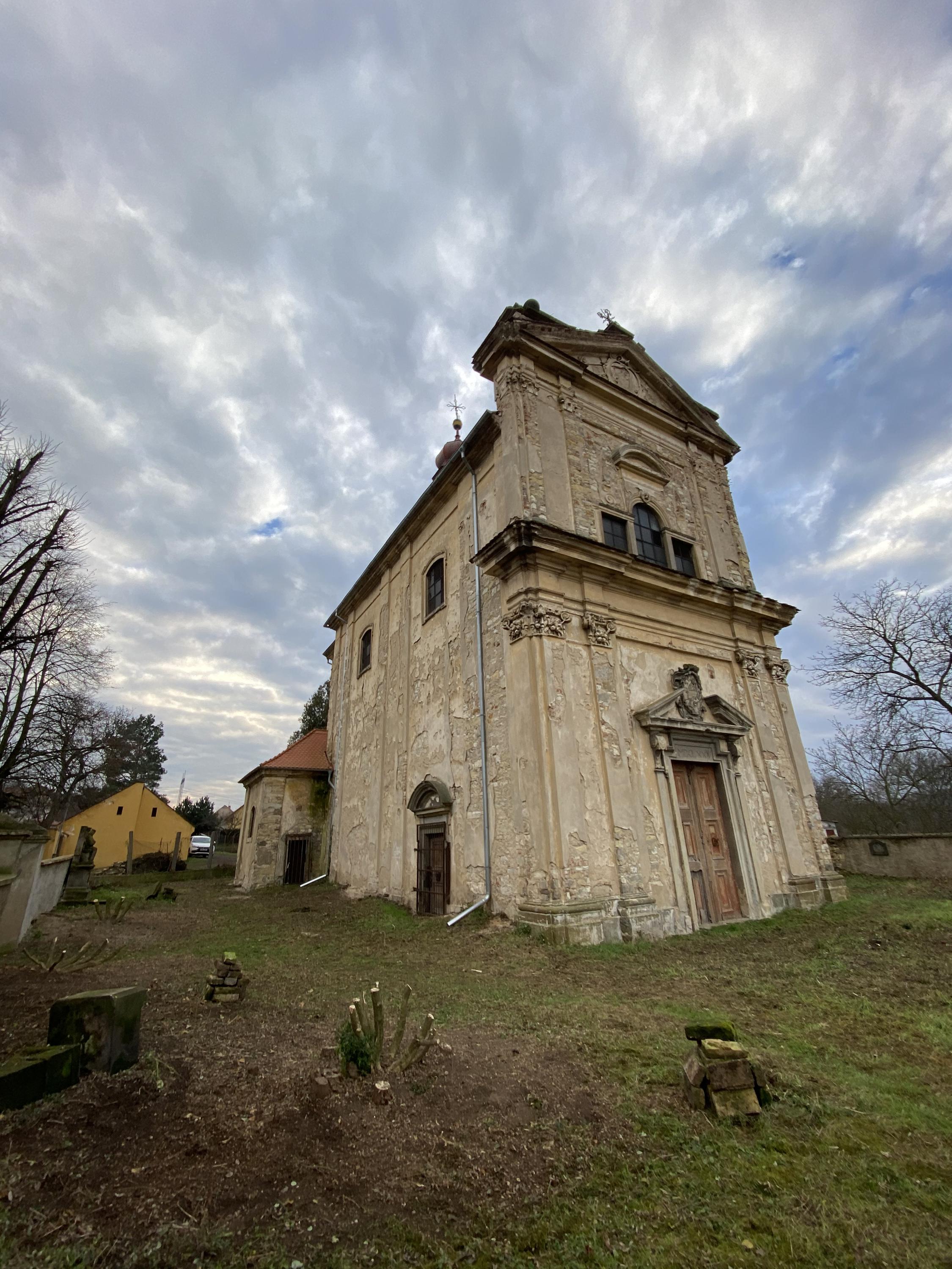 Římskokatolická farnost Dolánky foto 1