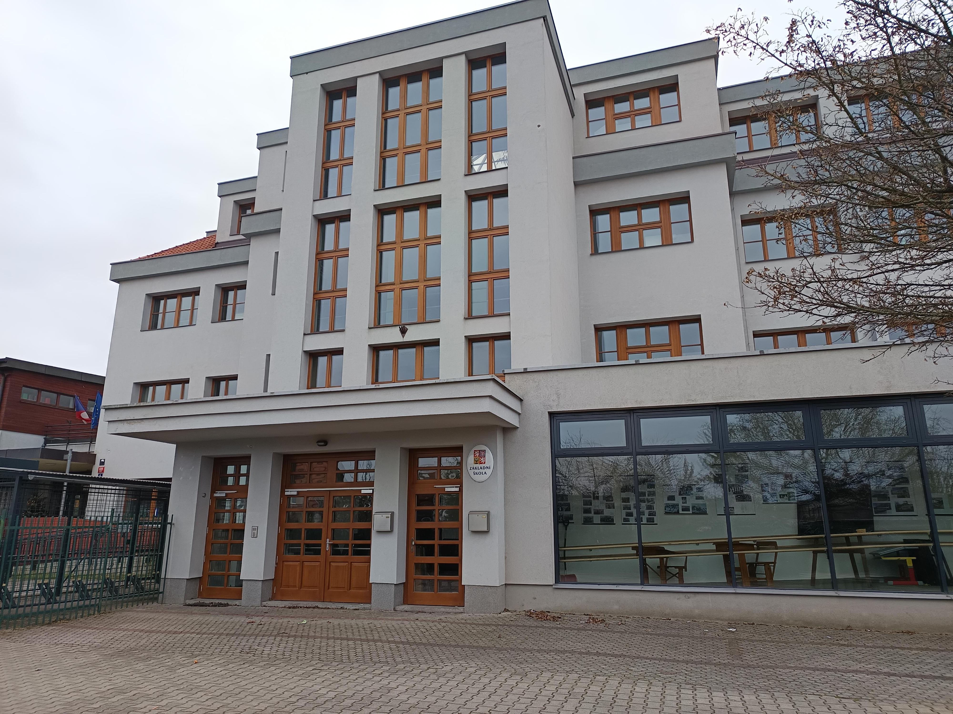 Základní škola Kunratice foto 1