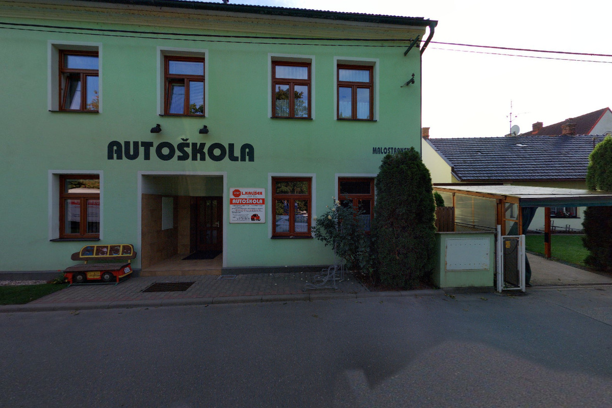 AUTOŠKOLA A ŠKOLÍCÍ STŘEDISKO Lumír Kalíšek foto 2