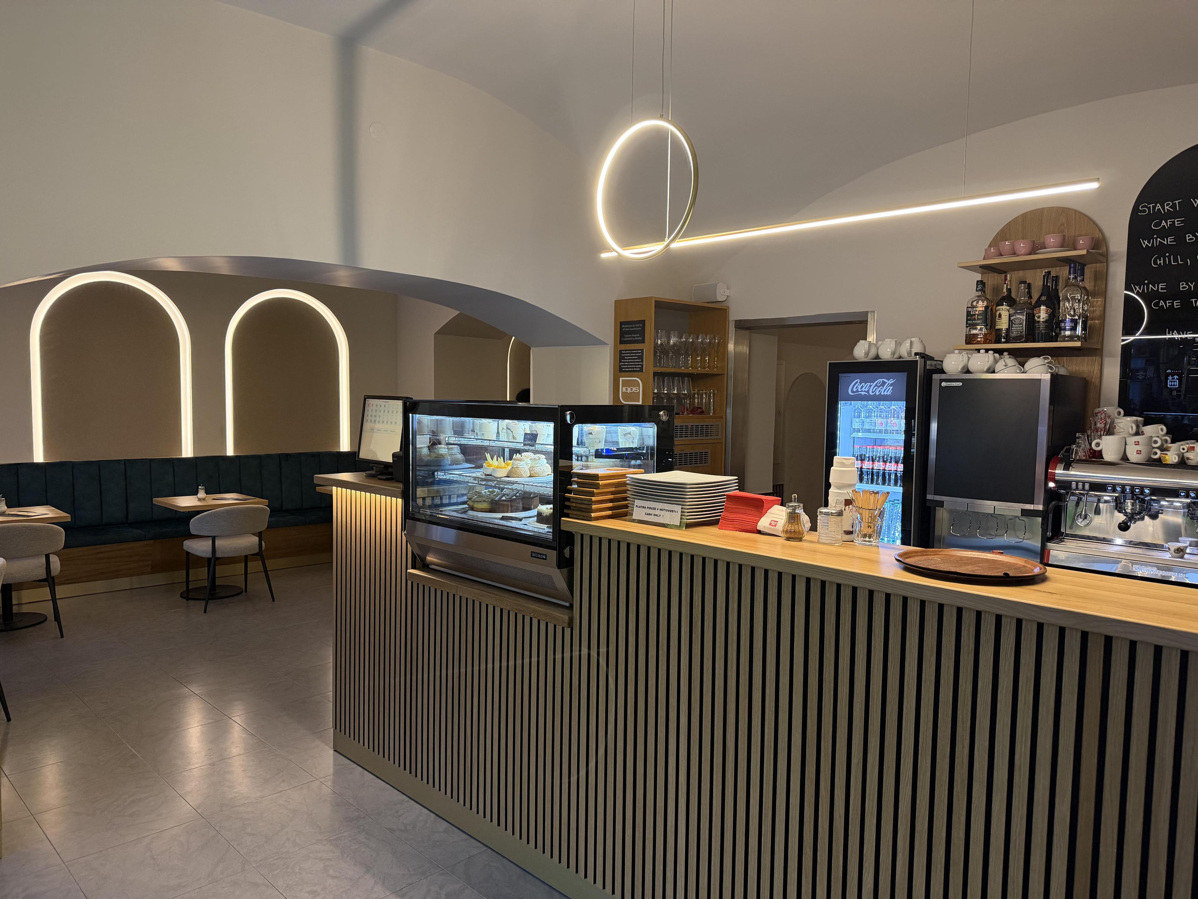 CAFE & WINE foto 3