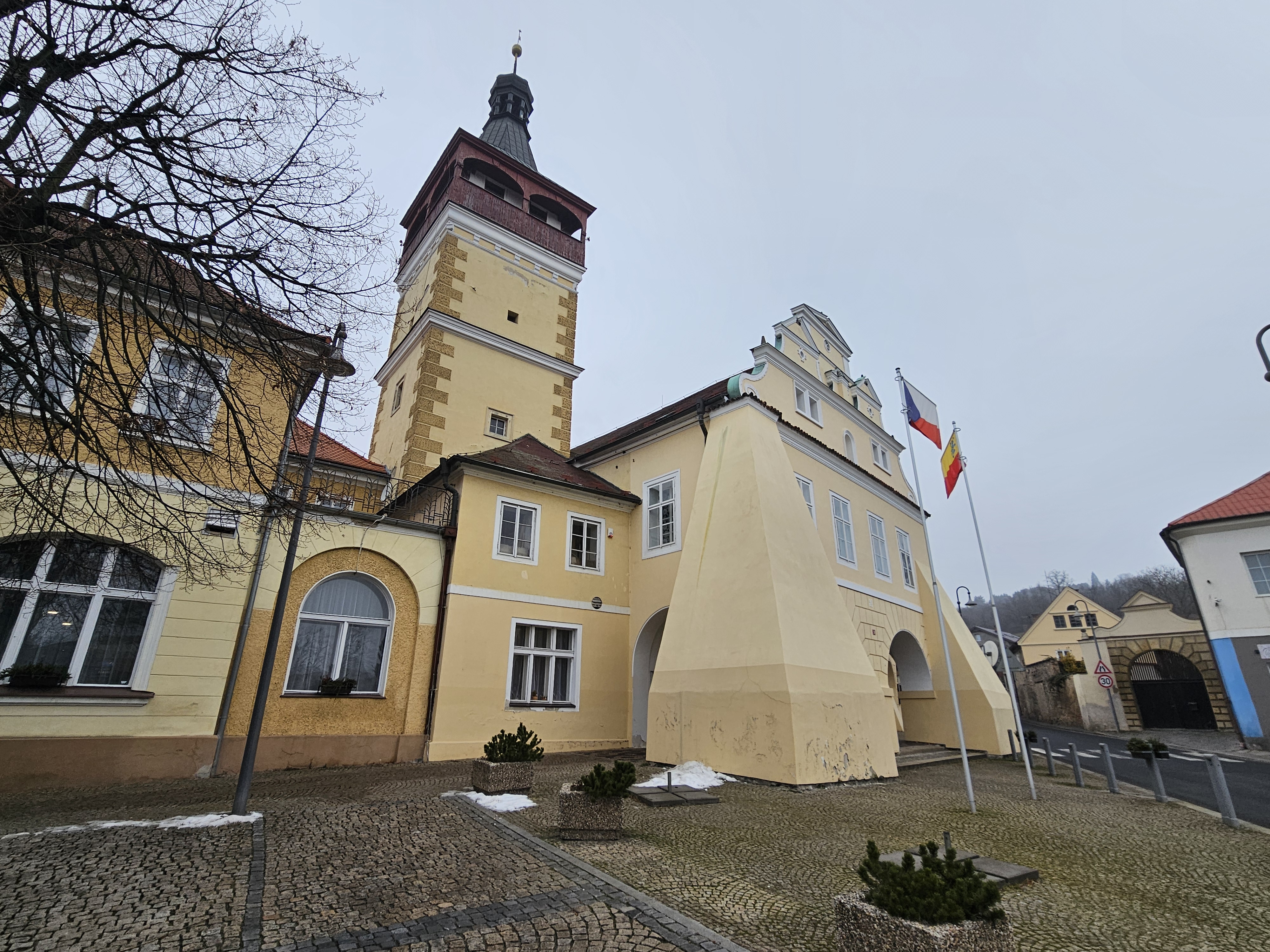 Dobrovice - městský úřad foto 6