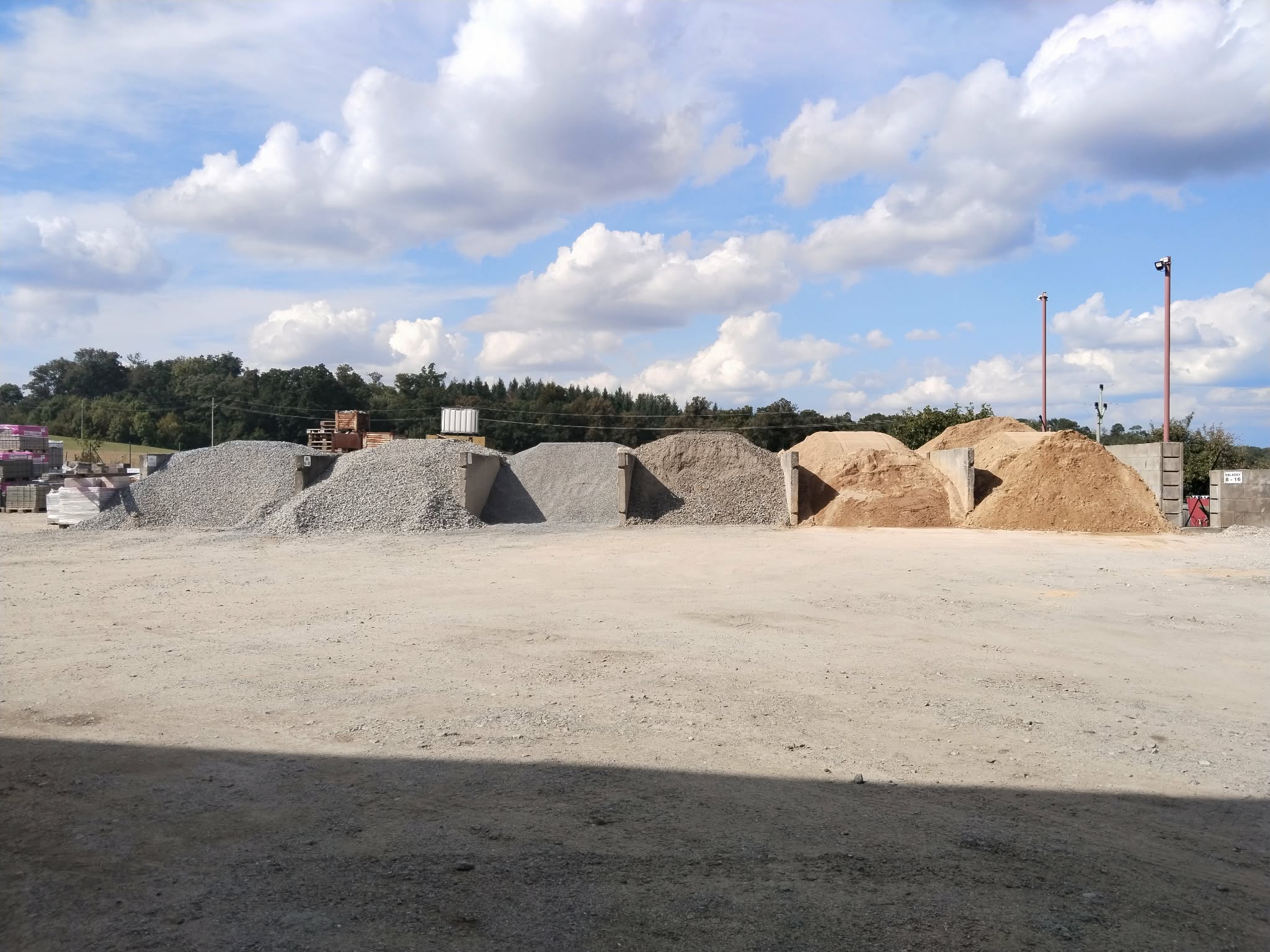 Jiří Petřek - stavebniny a stavební práce foto 2