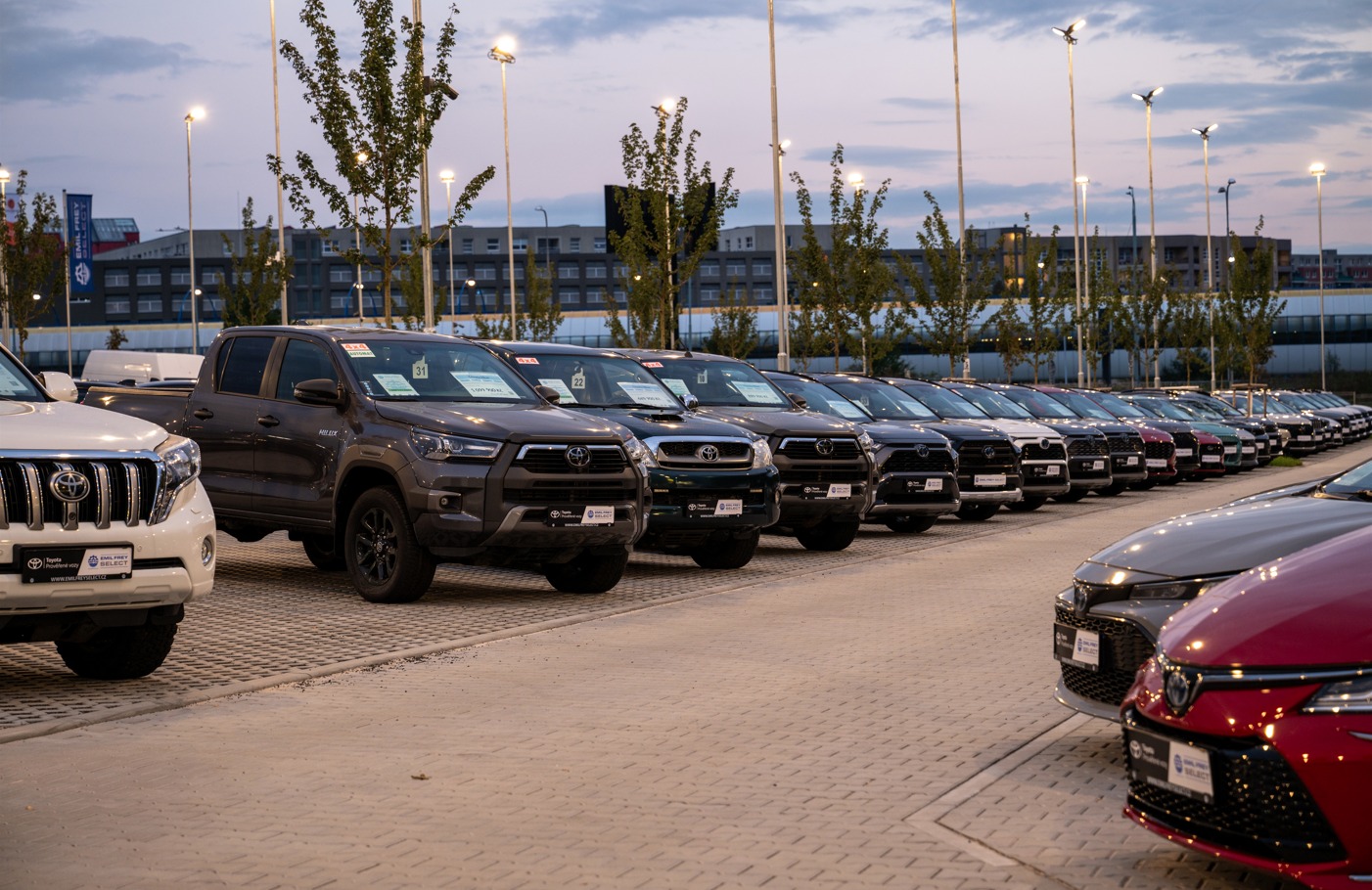 Emil Frey - Ojeté vozy - Černý Most foto 4