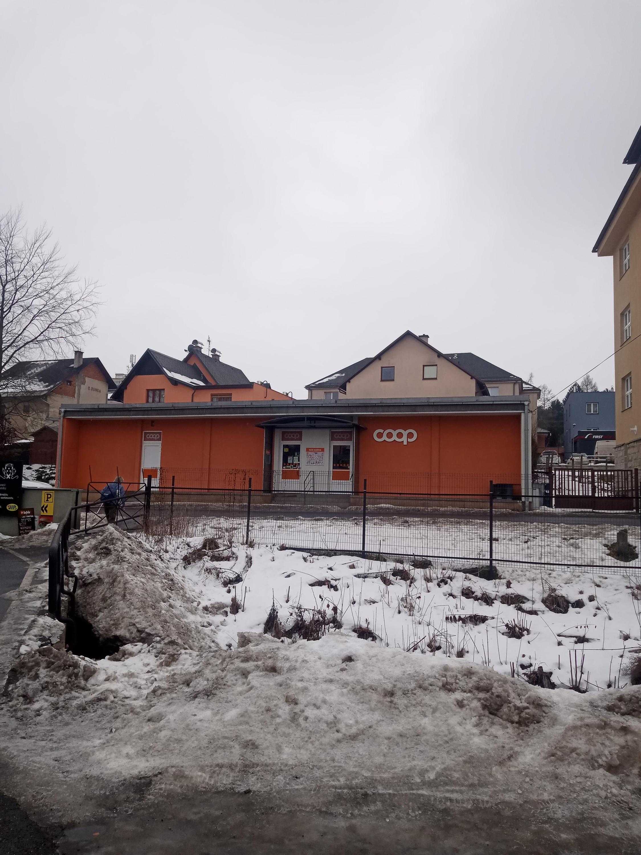 COOP Dvůr Králové n. L., družstvo foto 2