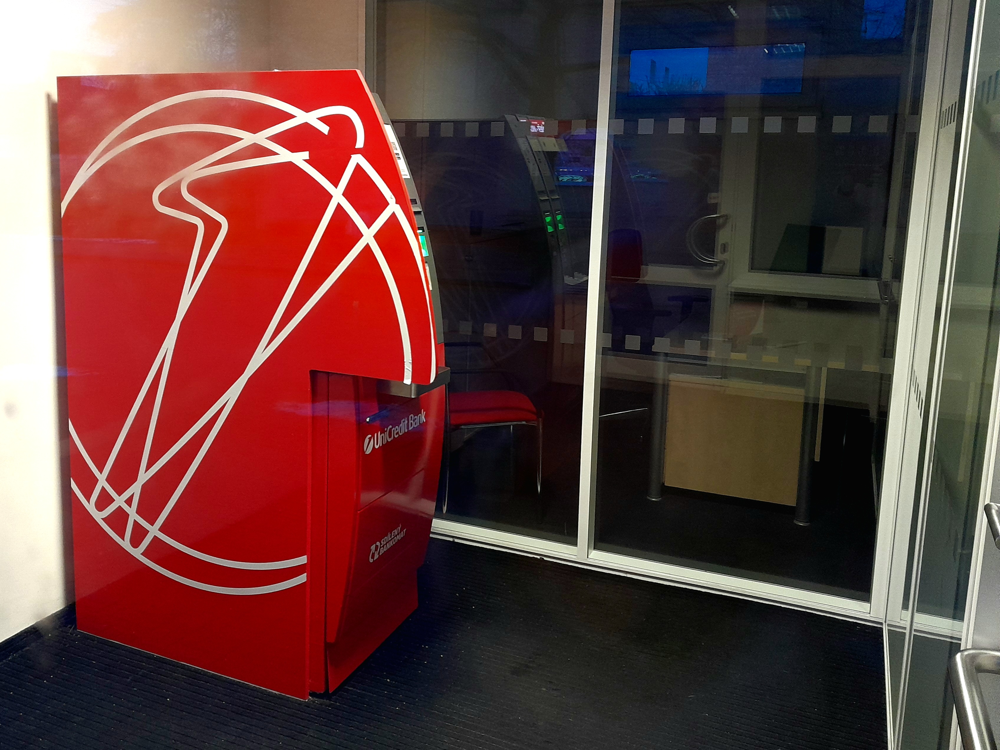 Bankomat UniCredit Bank Czech Republic foto 4
