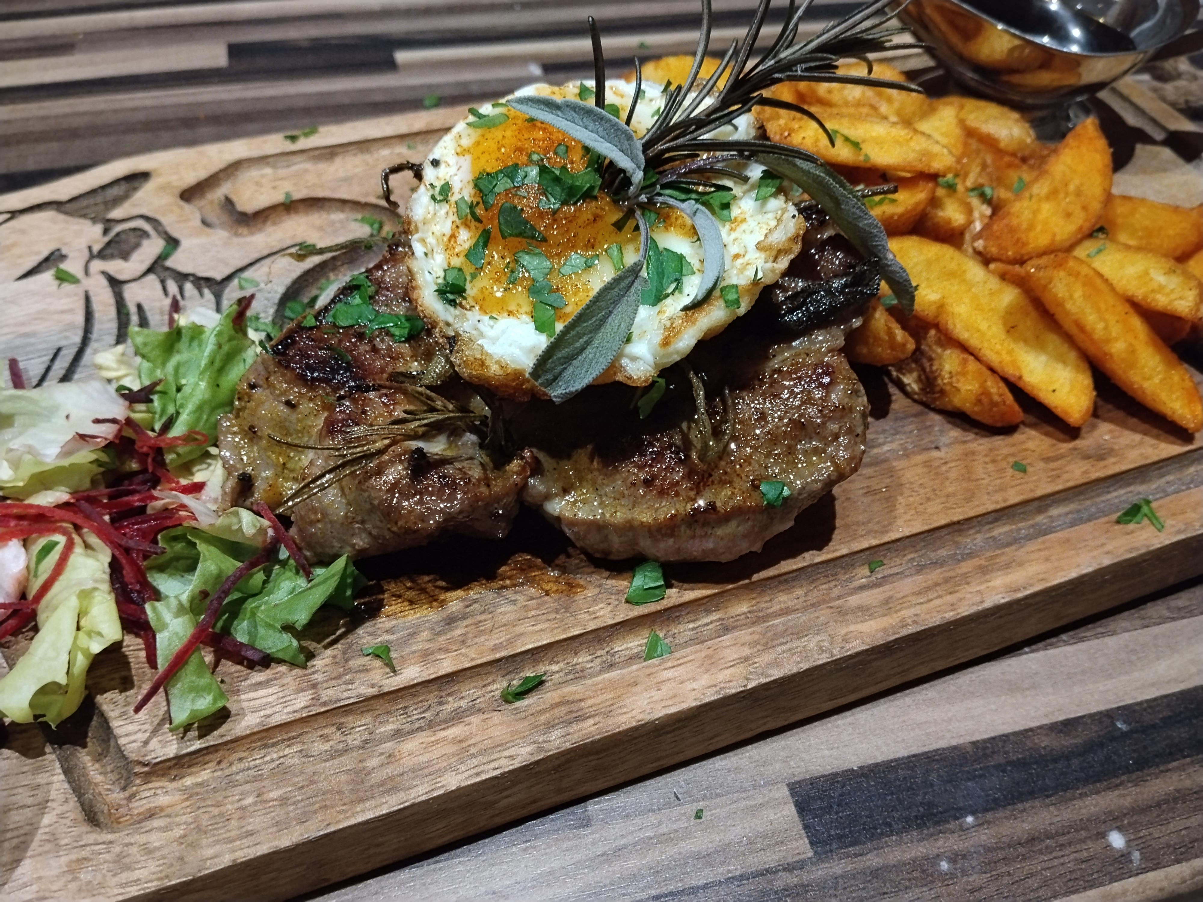 Letní restaurace Chárovna foto 2