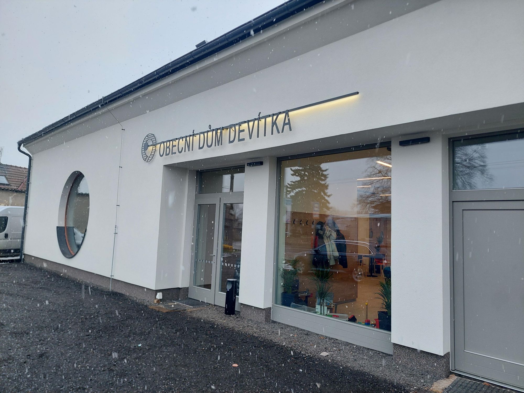 Obecní dům Devítka foto 2