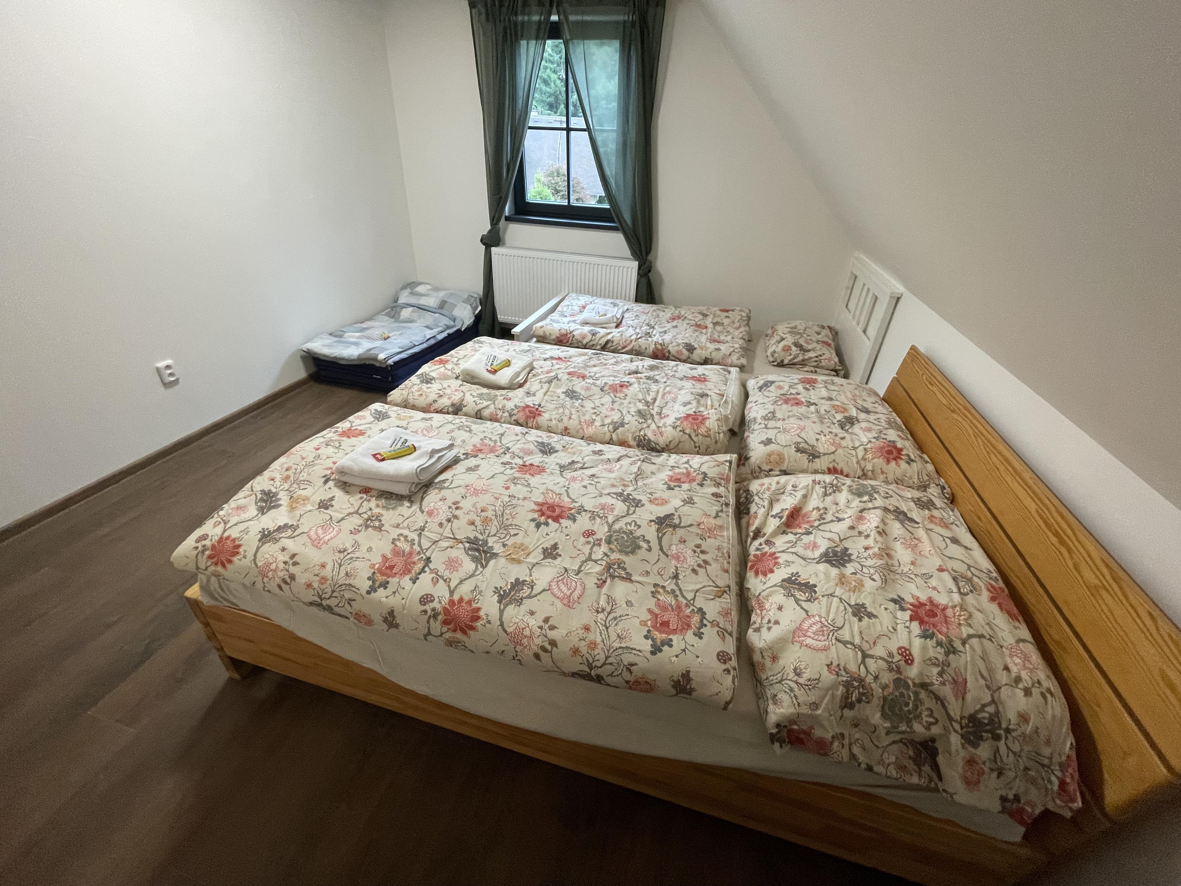 Roubenka Jesenka foto 2