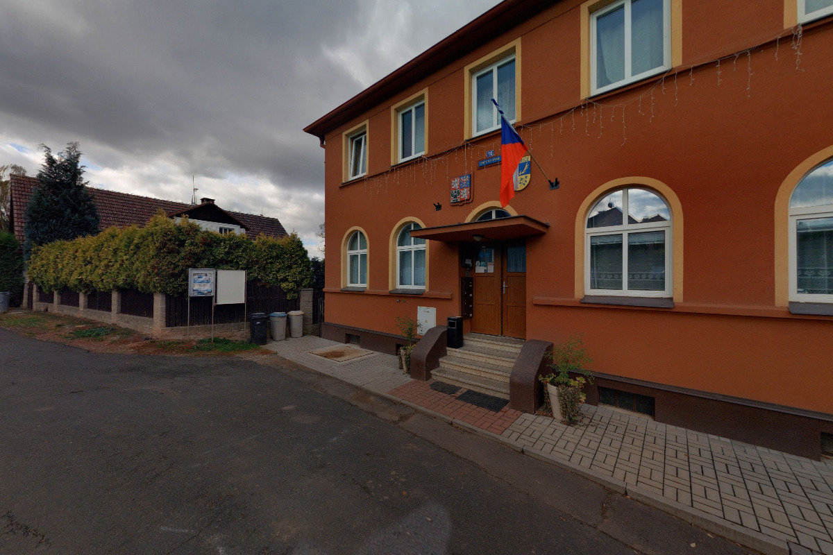 Deštnice - obecní úřad foto 2