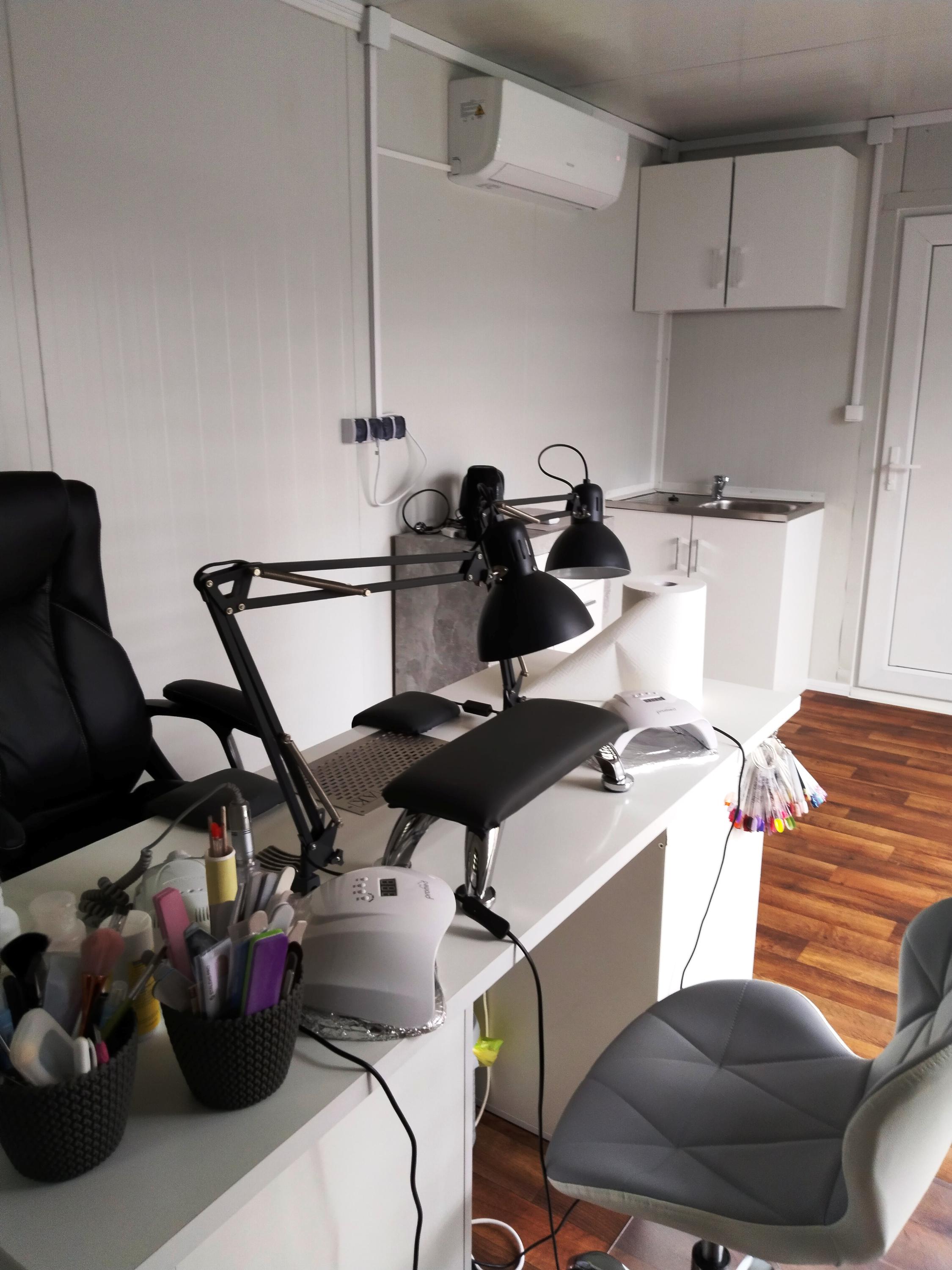 Eva Ďurčeková - Manikúra