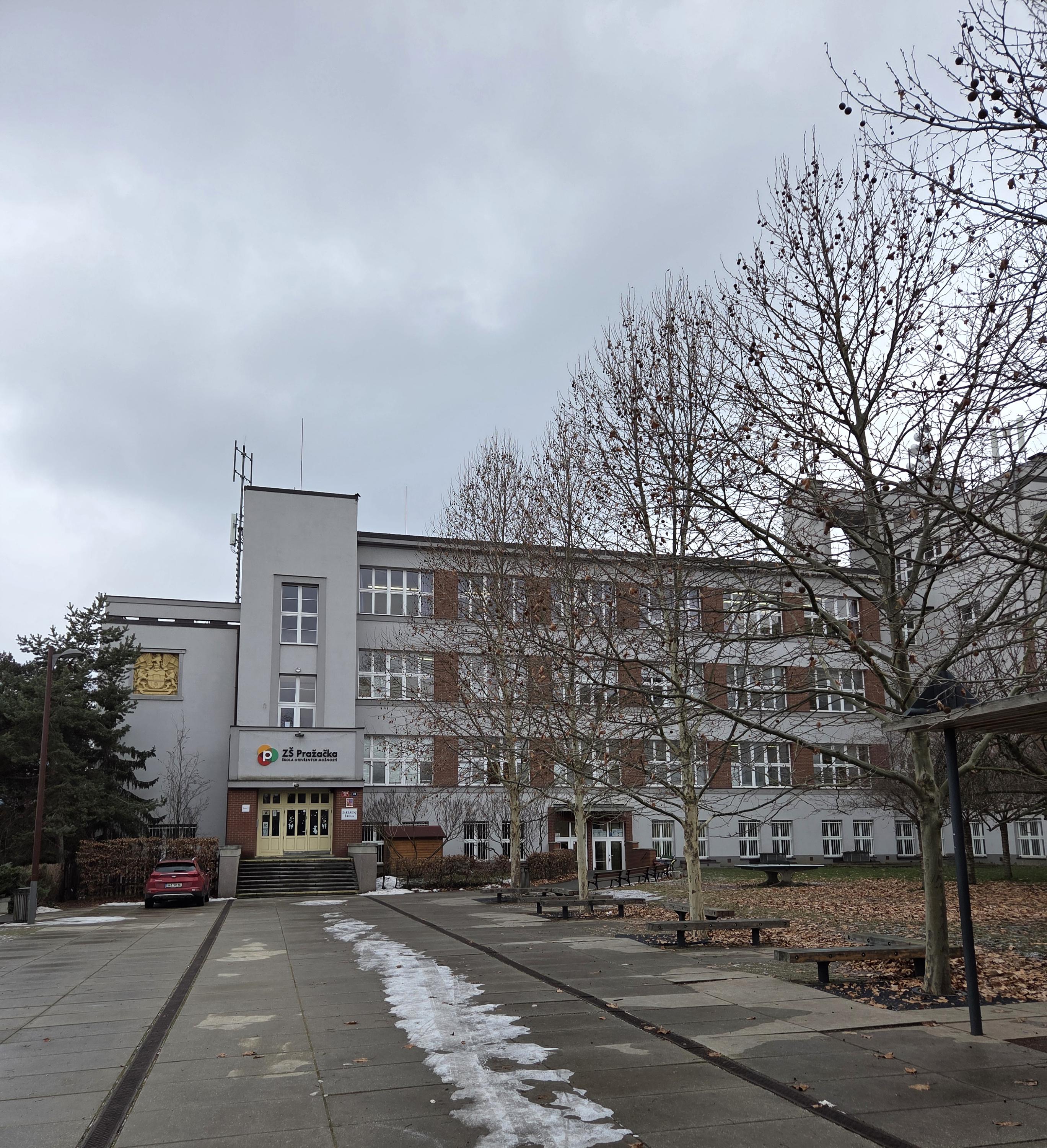 Základní škola Pražačka foto 3
