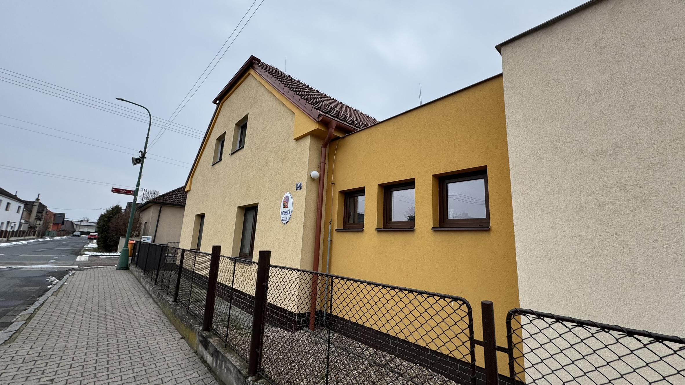 Mateřská škola Břehy, okres Pardubice foto 2