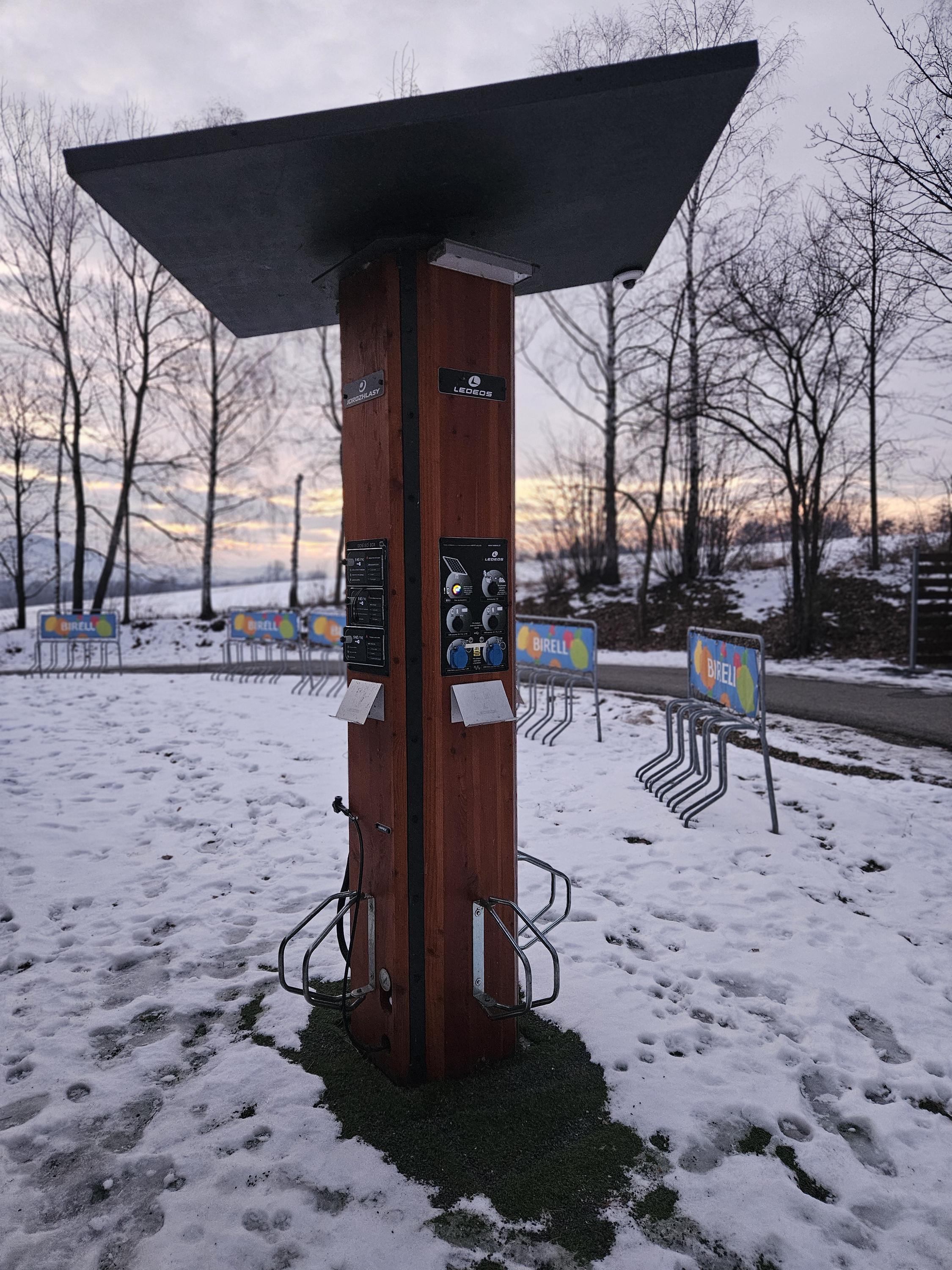 Nabíjecí stanice pro elektrokola foto 5