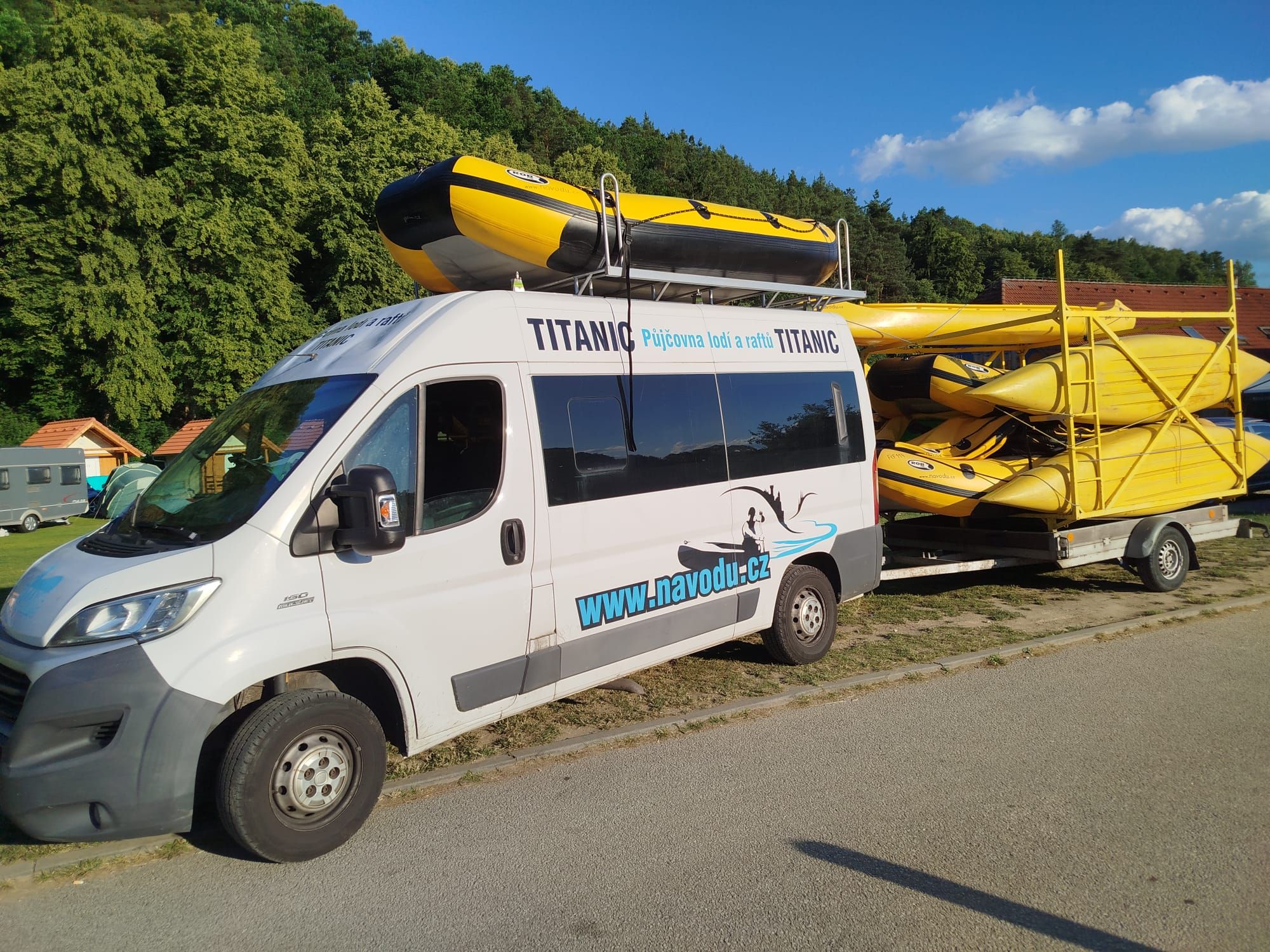 Půjčovna lodí a raftů Titanic foto 2