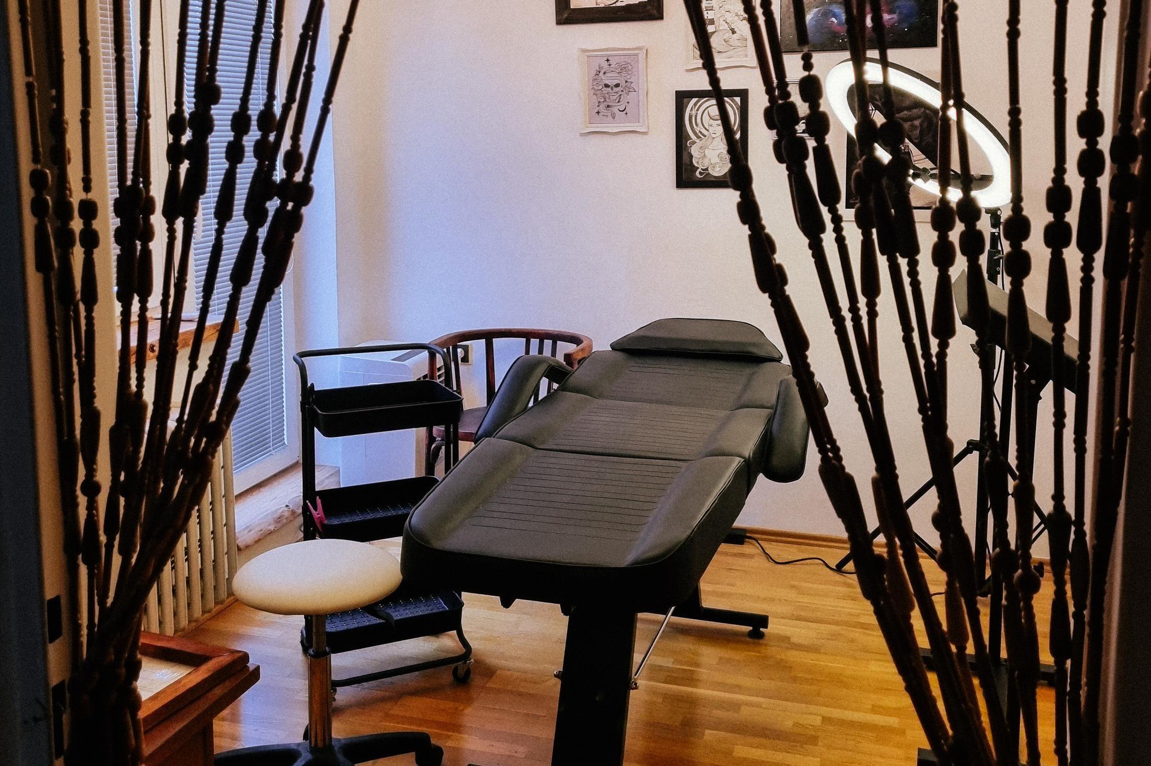 Nikola Machová - Masáže a tetování