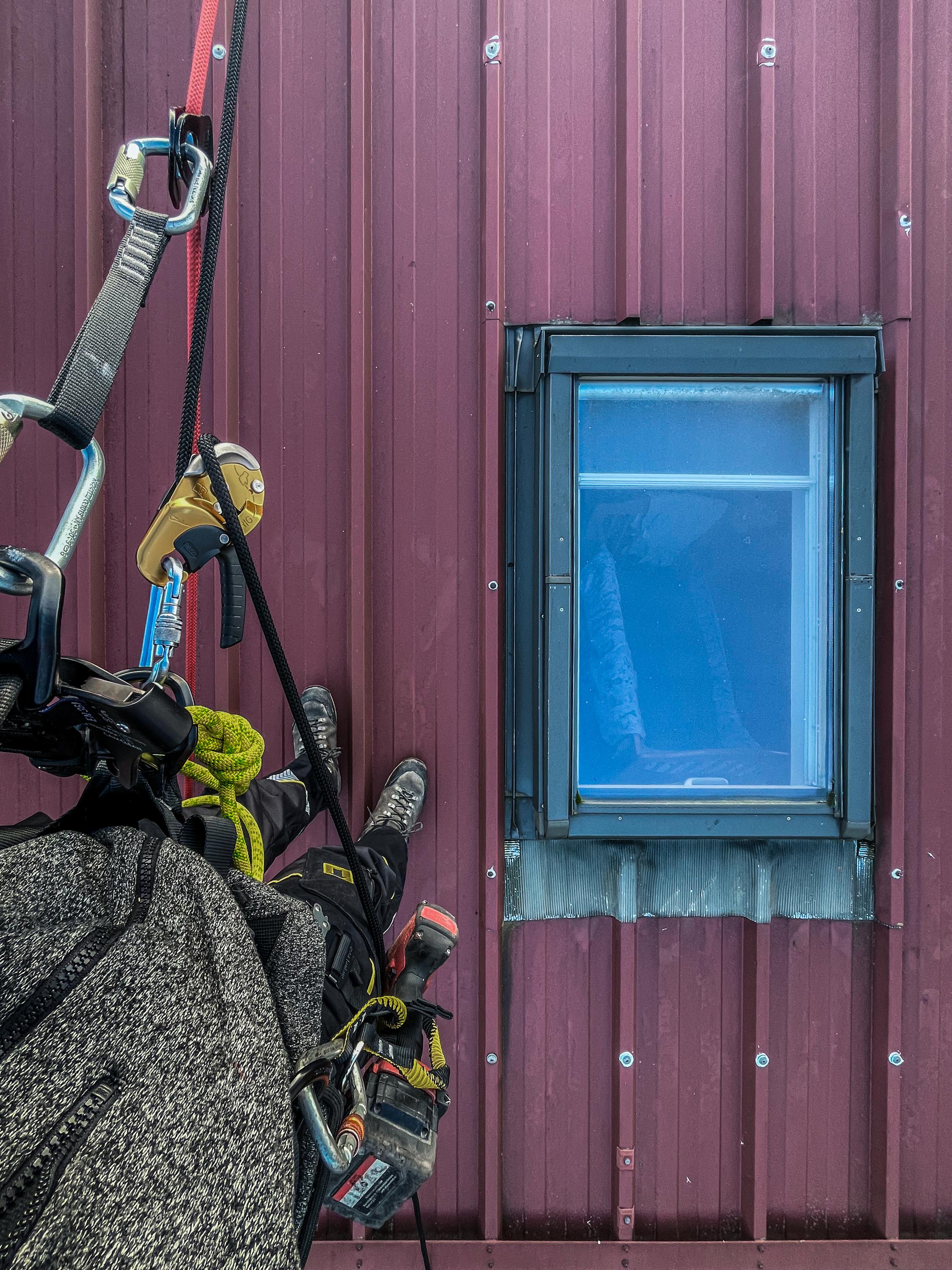 Nad hlavou - výškové práce foto 3