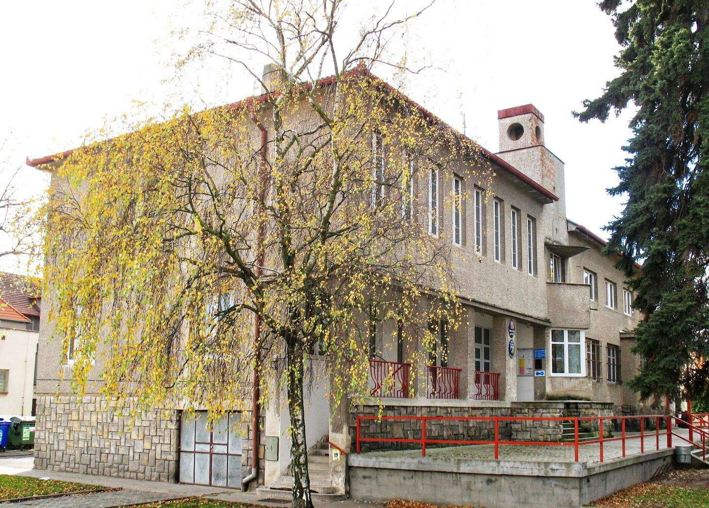 Místní knihovna Lenešice foto 2
