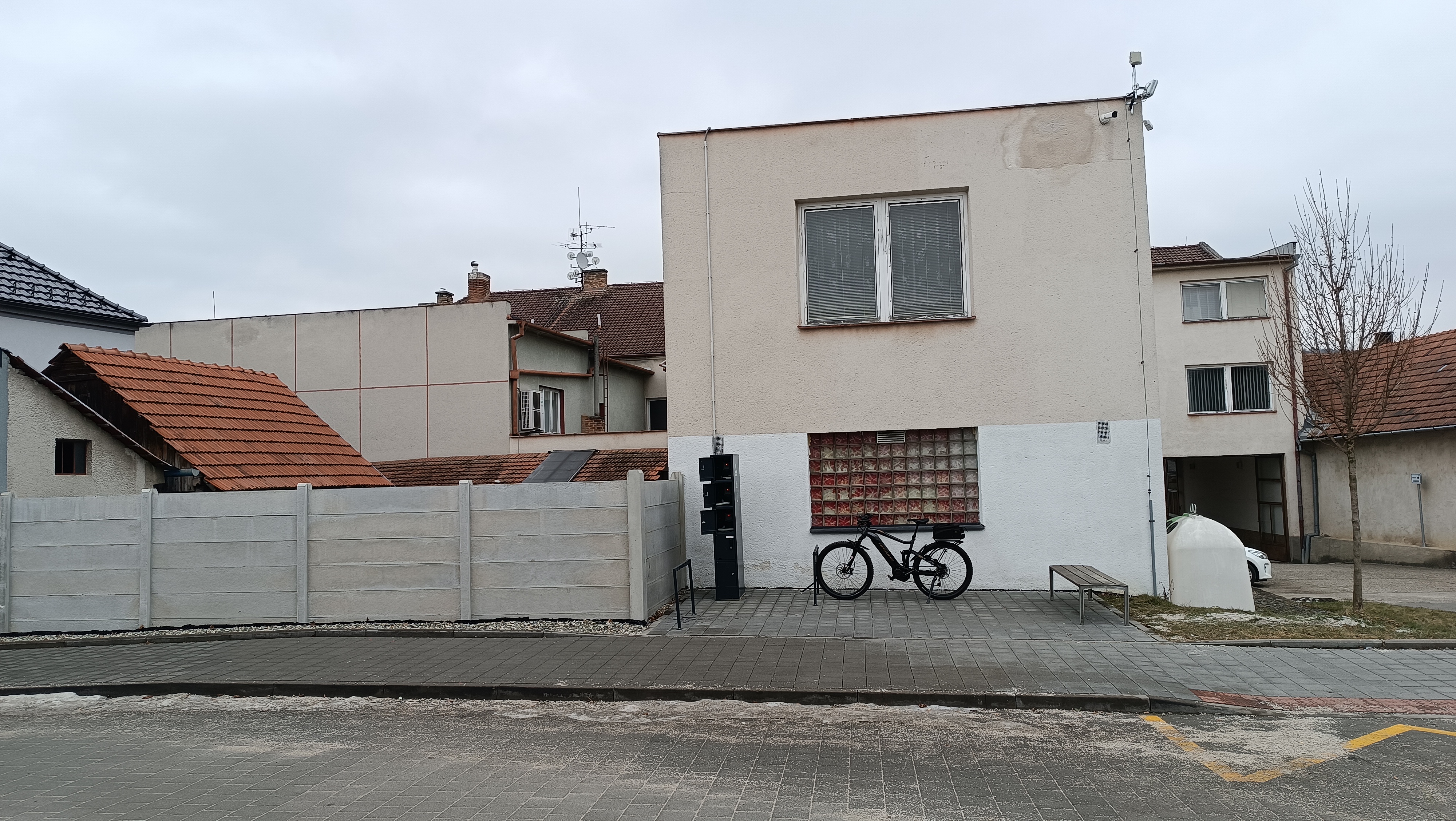 Nabíjecí stanice pro elektrokola Bojkovice foto 3